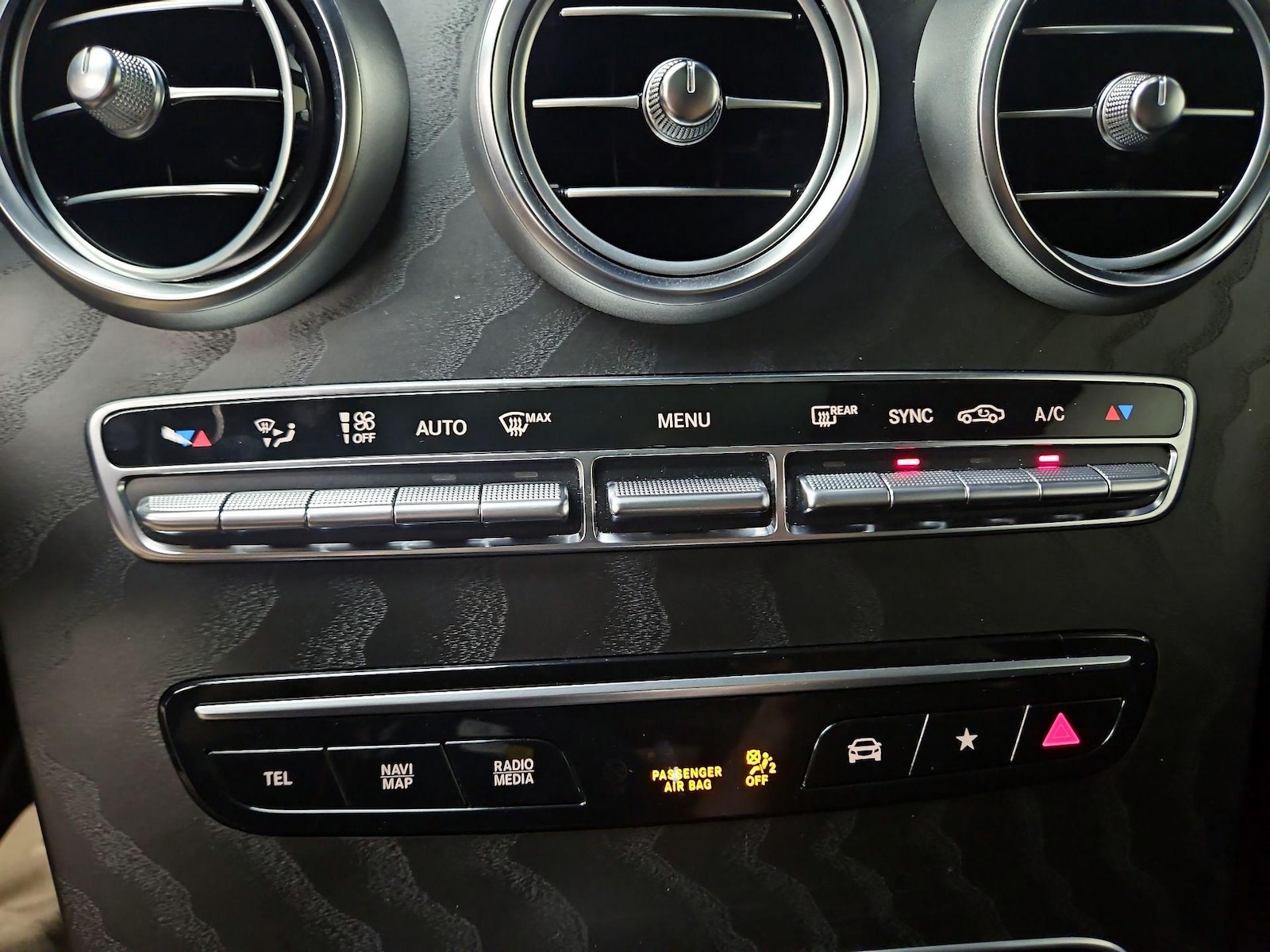 2022 Mercedes-Benz GLC GLC300 - Photo 17