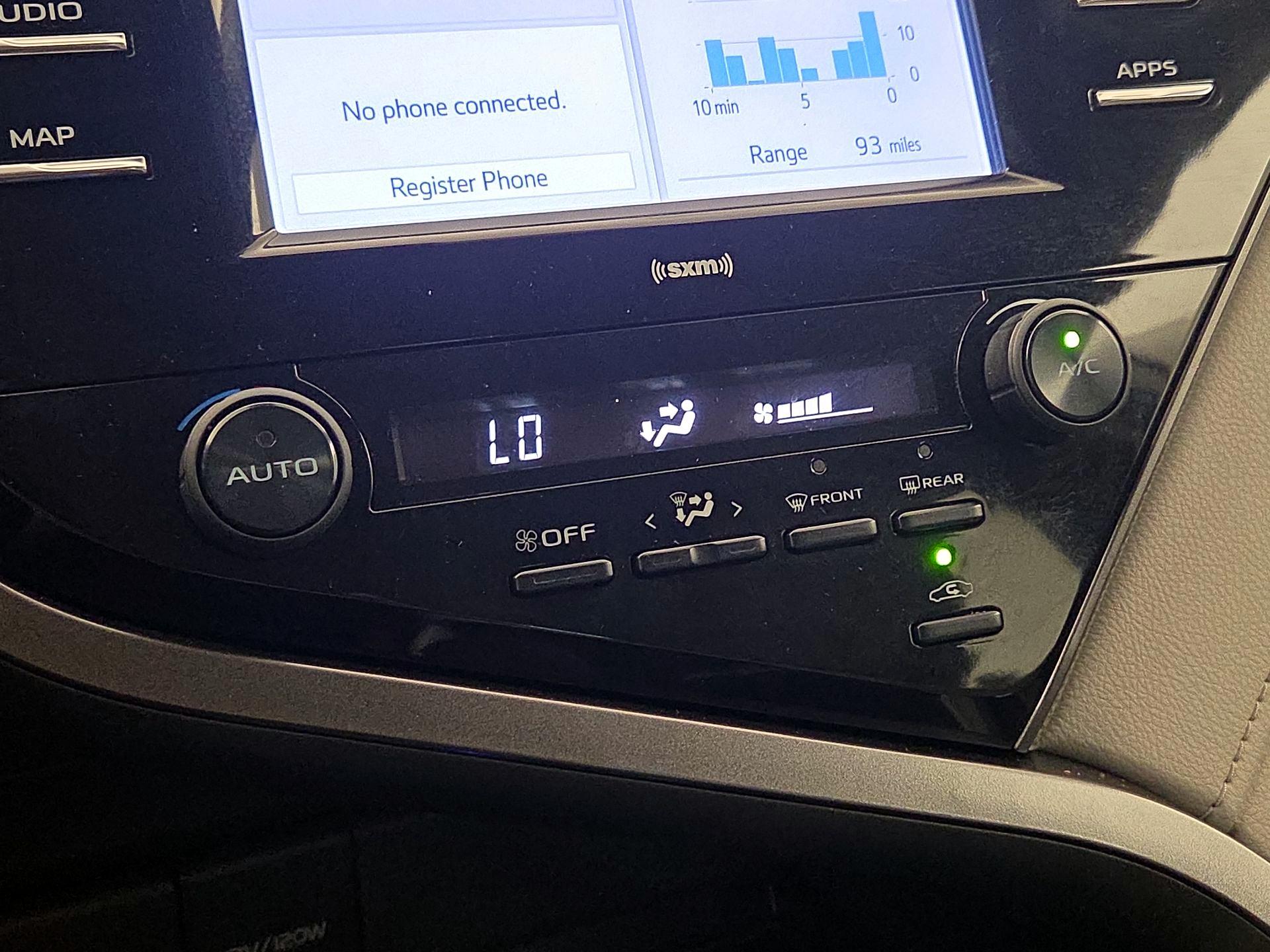 Thumbnail: 2020 Toyota Camry - 17