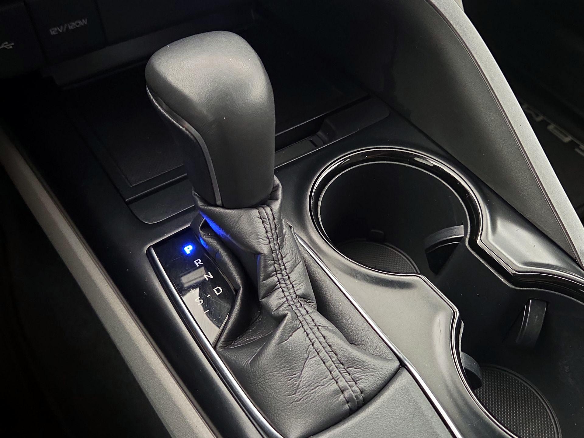 Thumbnail: 2020 Toyota Camry - 18