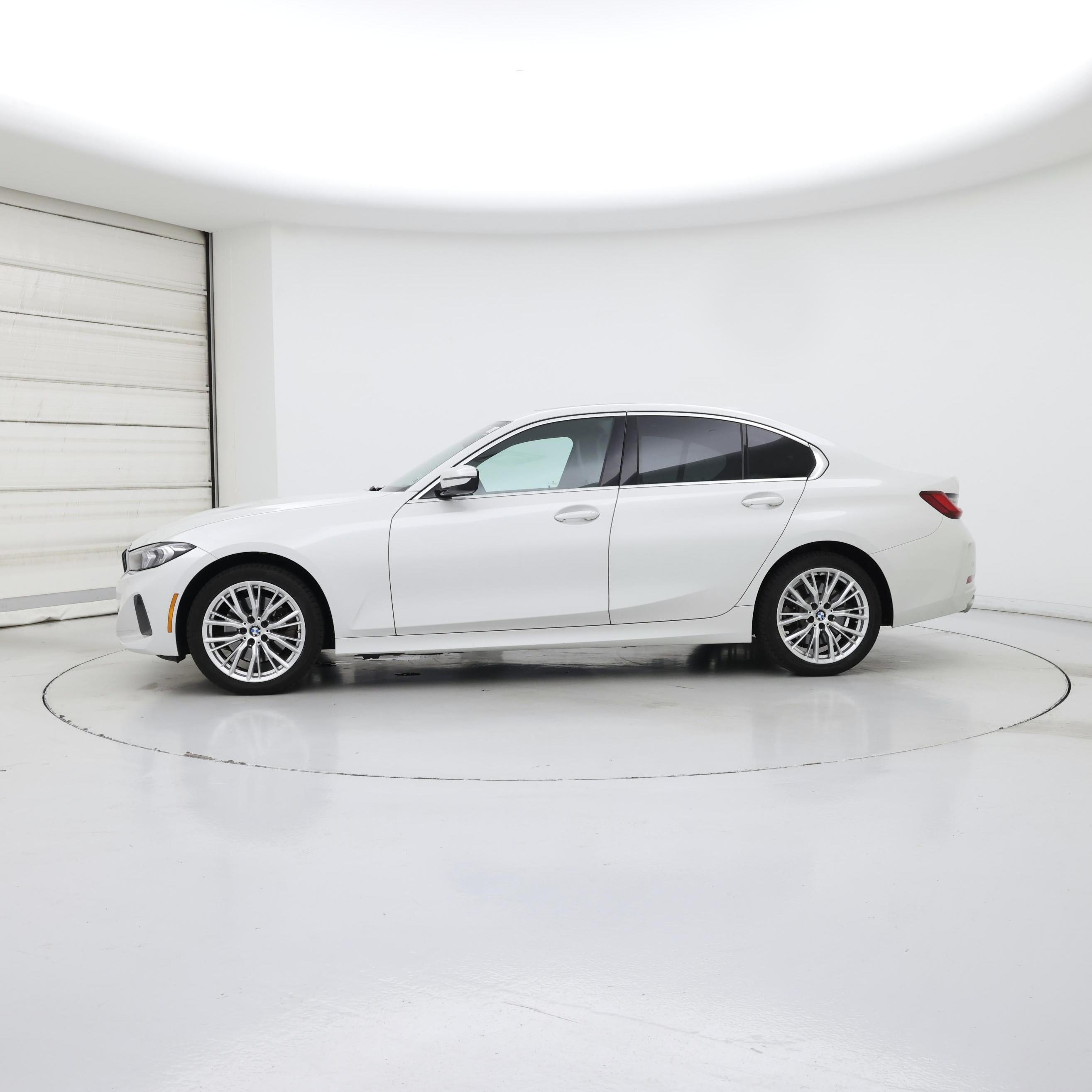 Thumbnail: 2024 BMW 3 Series - 3