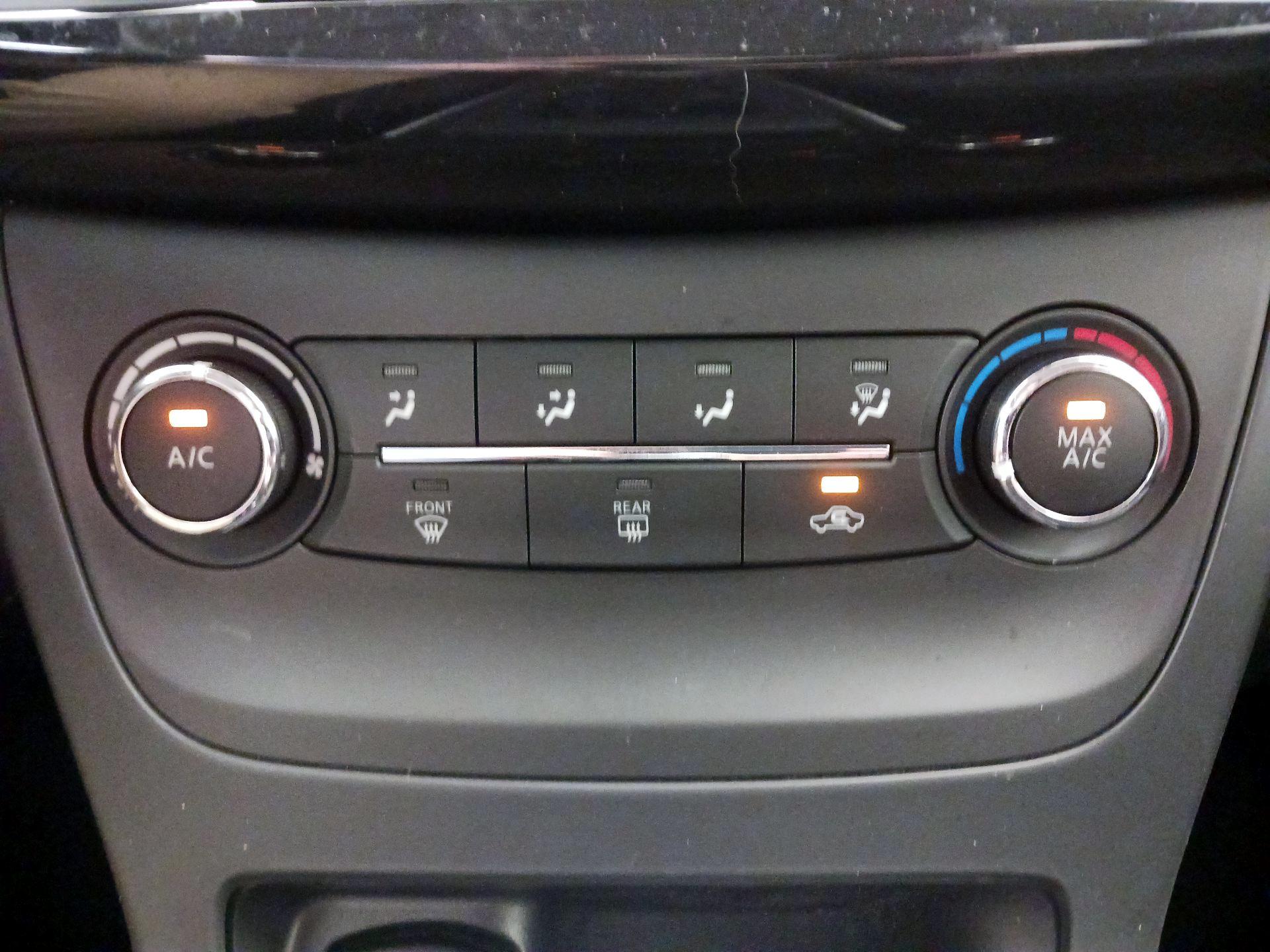 Thumbnail: 2017 Nissan Sentra - 16