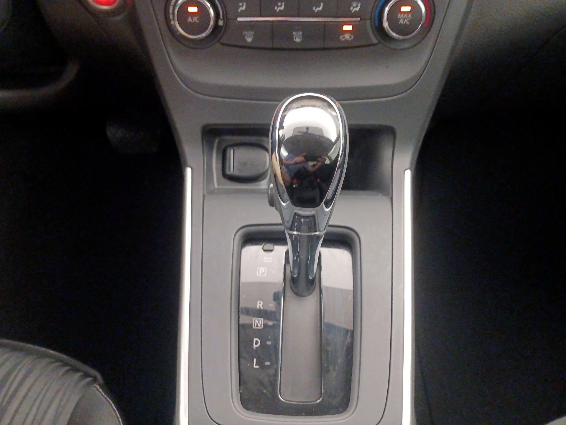 Thumbnail: 2017 Nissan Sentra - 17