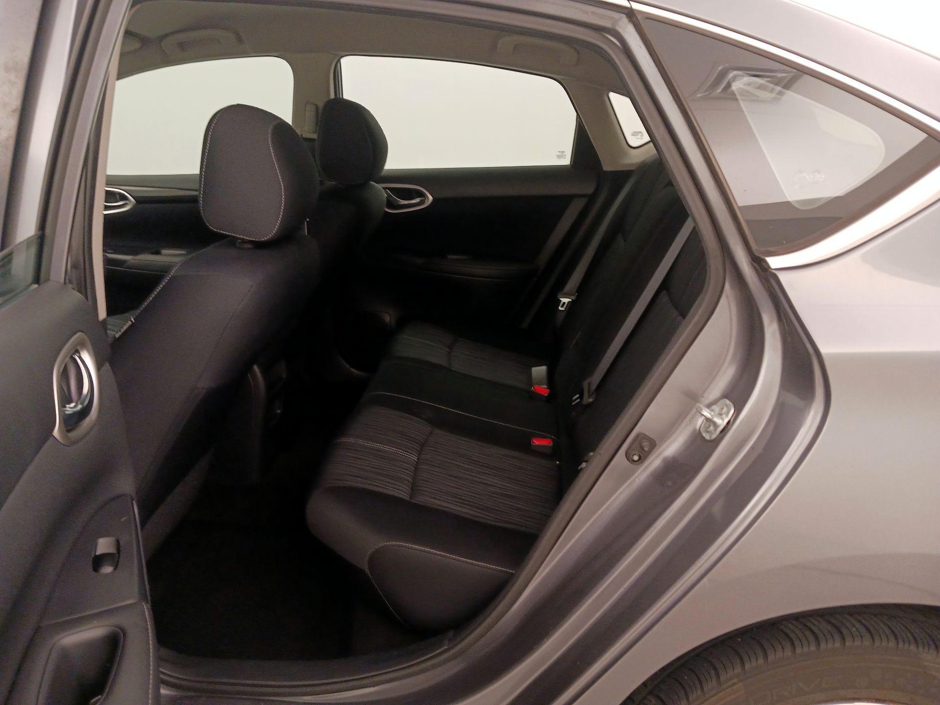 Thumbnail: 2017 Nissan Sentra - 19