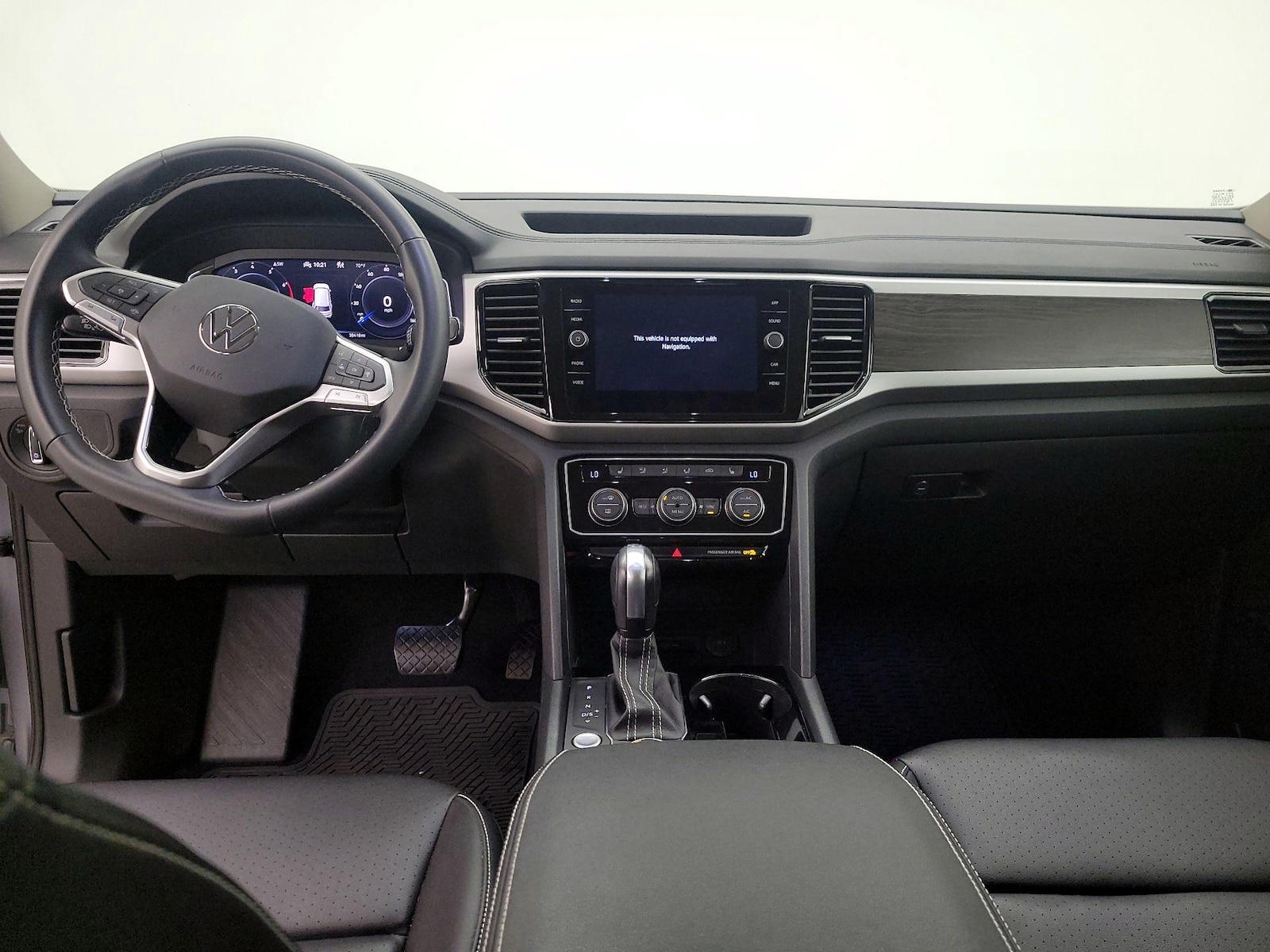 2023 Volkswagen Atlas SE w/Tech - Photo 10