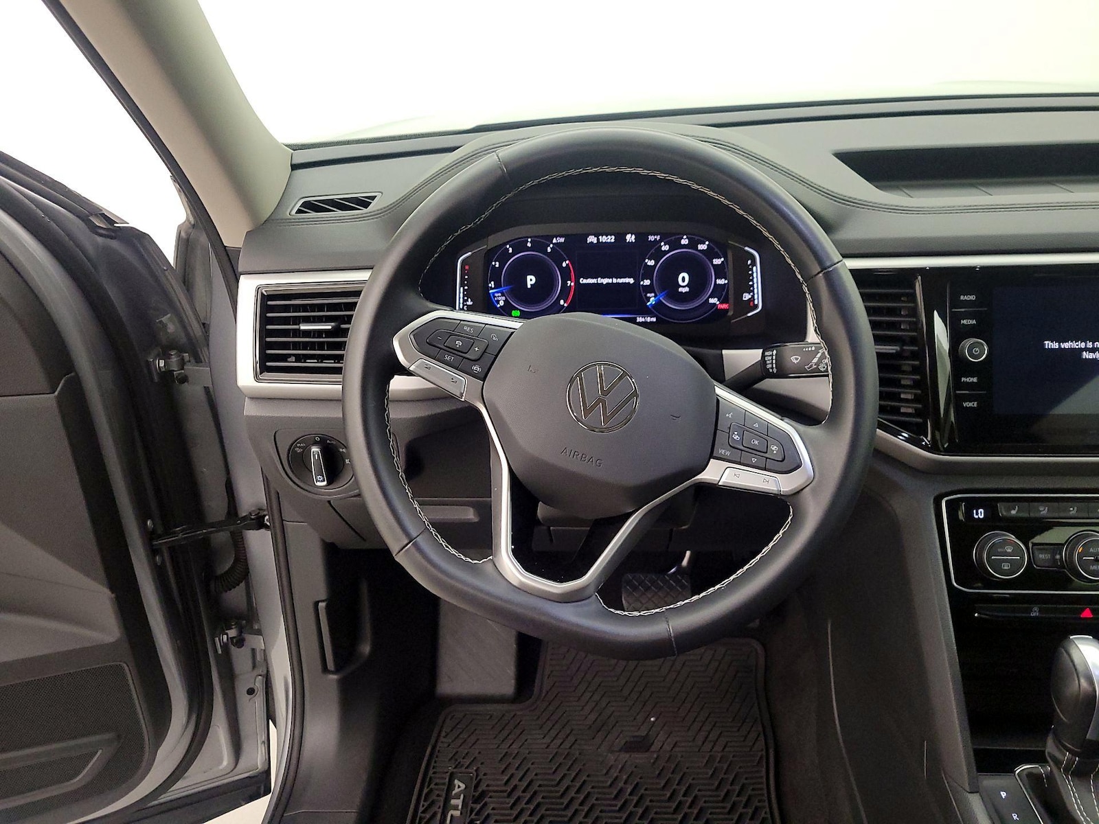 2023 Volkswagen Atlas SE w/Tech - Photo 11