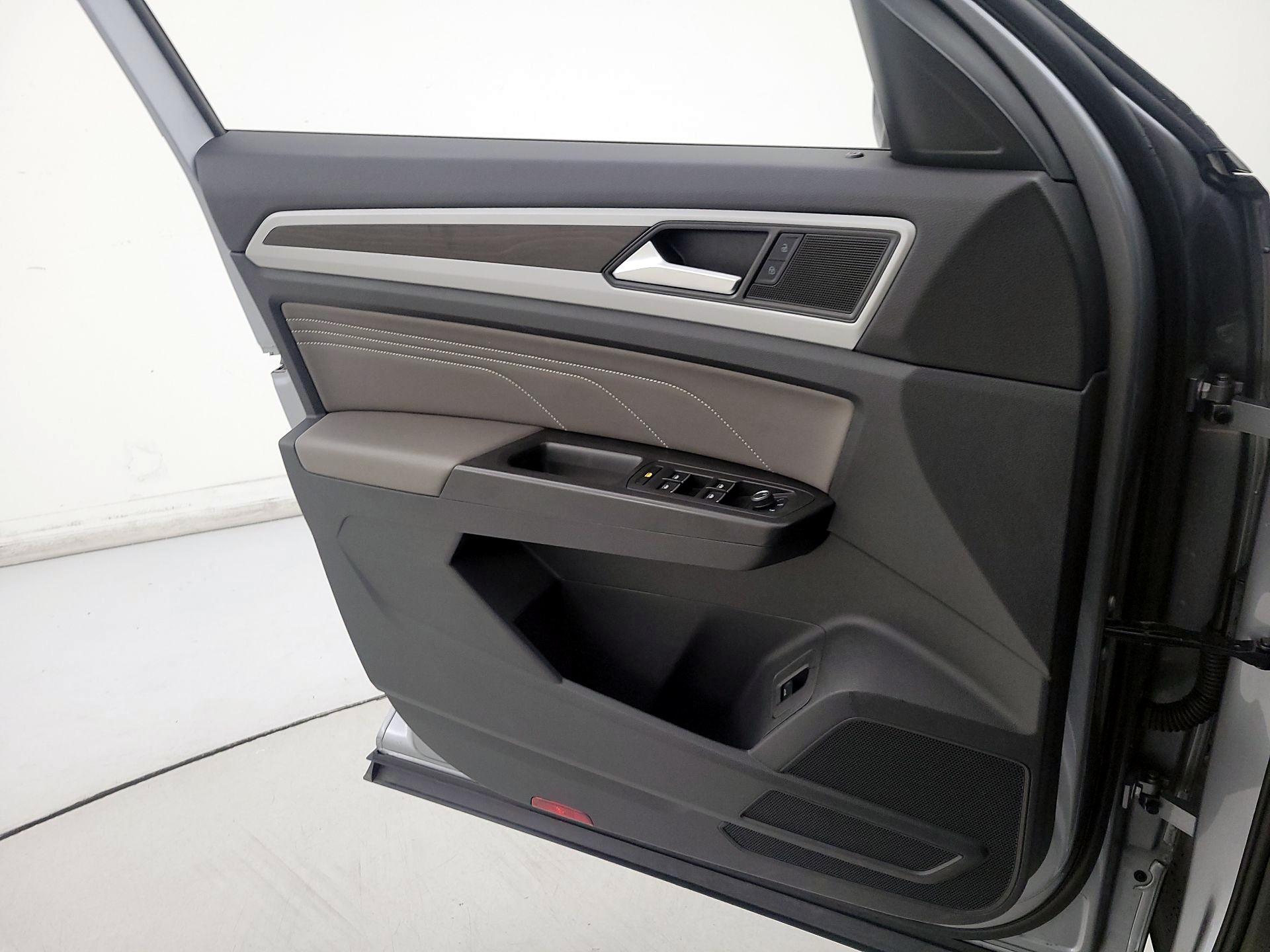 Thumbnail: 2023 Volkswagen Atlas - 12