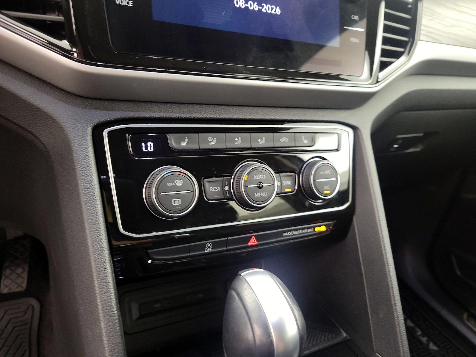 2023 Volkswagen Atlas SE w/Tech - Photo 17