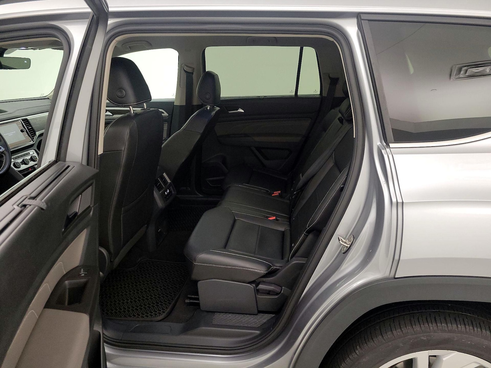 2023 Volkswagen Atlas SE w/Tech - Photo 20
