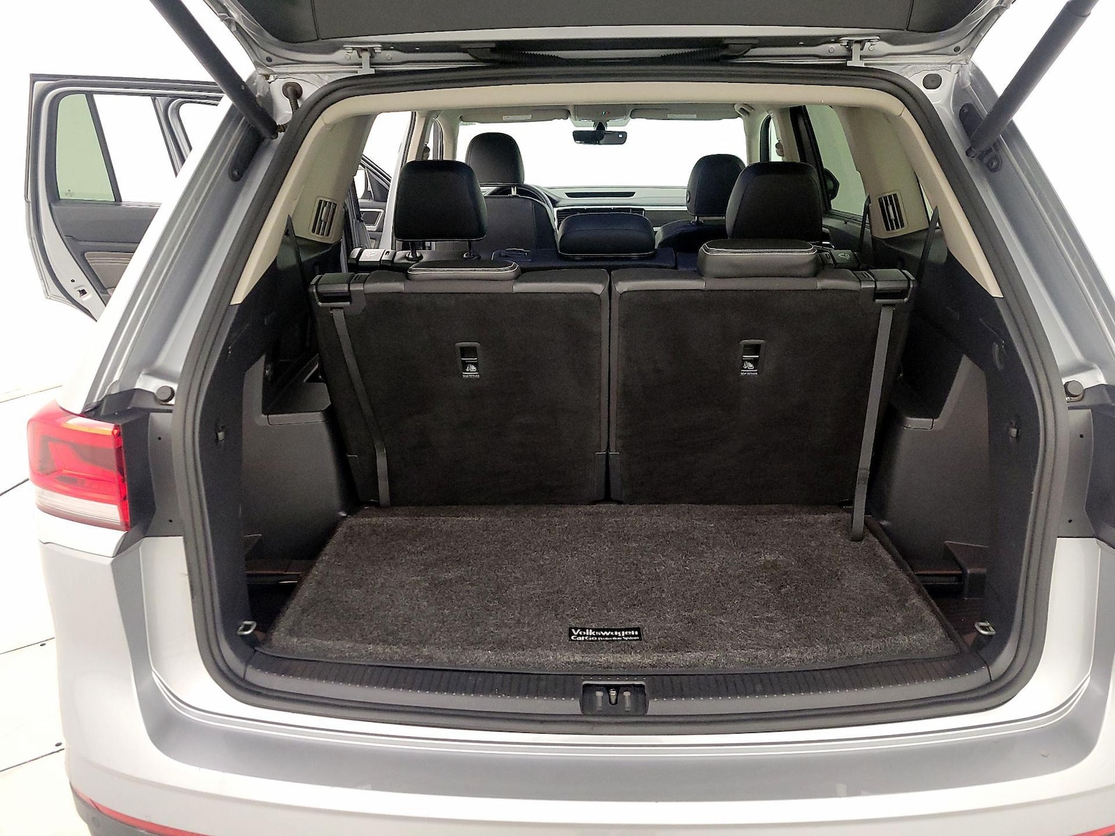 2023 Volkswagen Atlas SE w/Tech - Photo 22