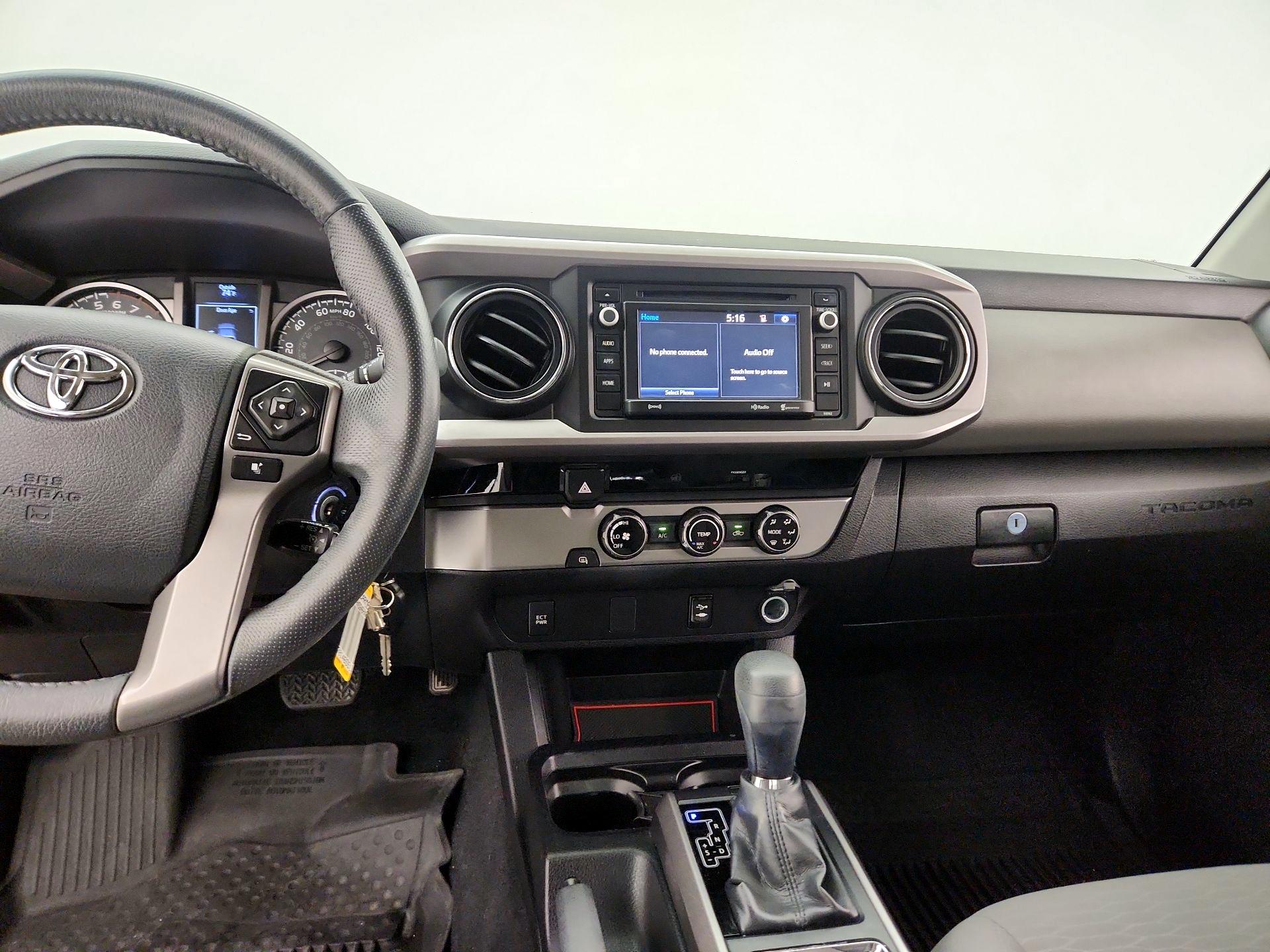 Thumbnail: 2017 Toyota Tacoma - 9