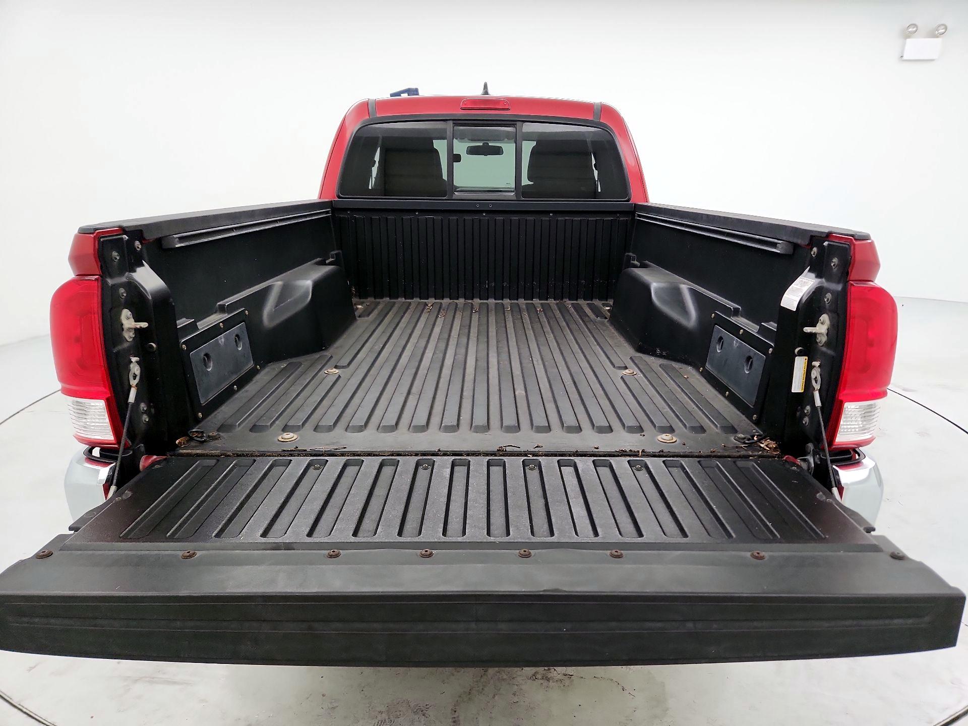 Thumbnail: 2017 Toyota Tacoma - 20