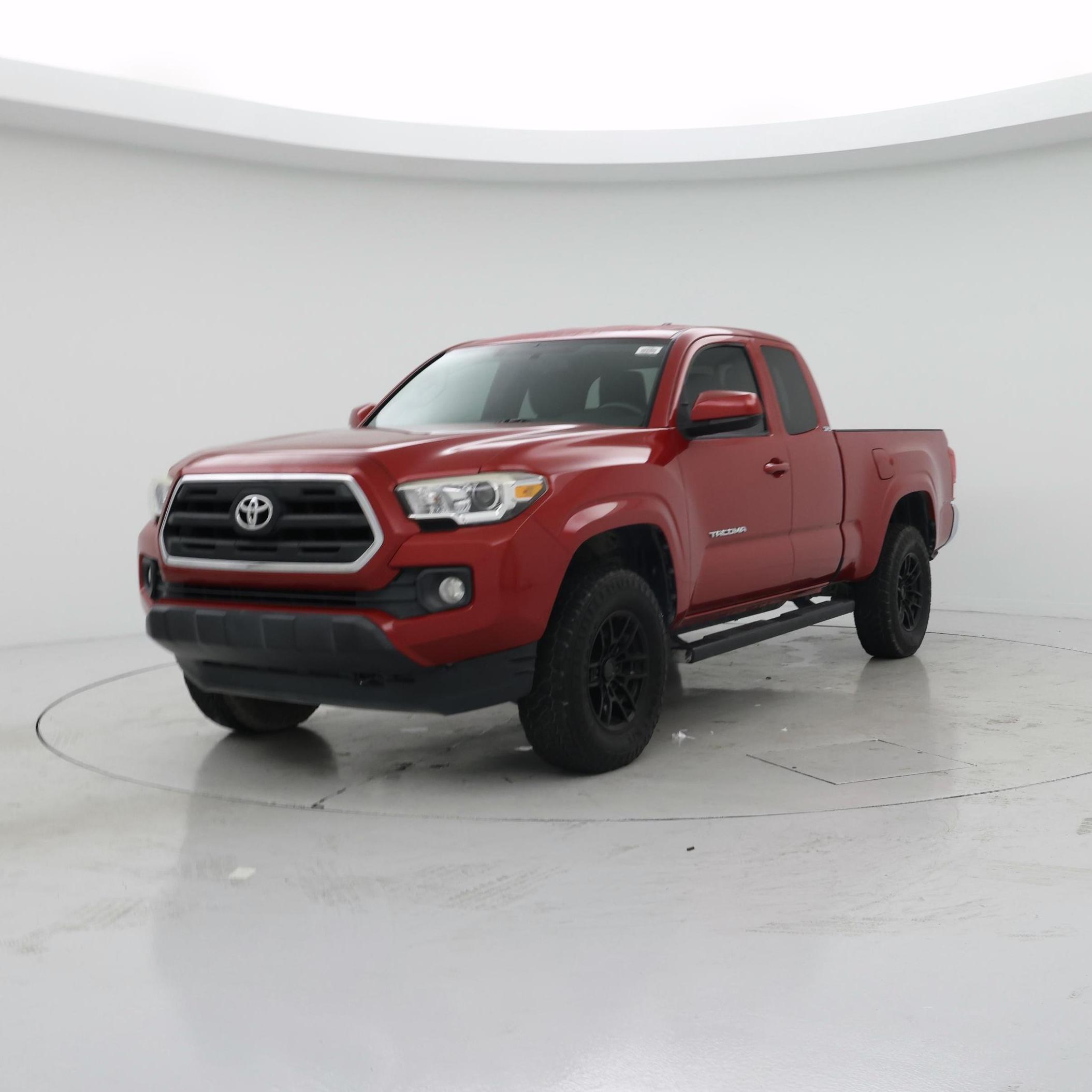 Thumbnail: 2017 Toyota Tacoma - 4