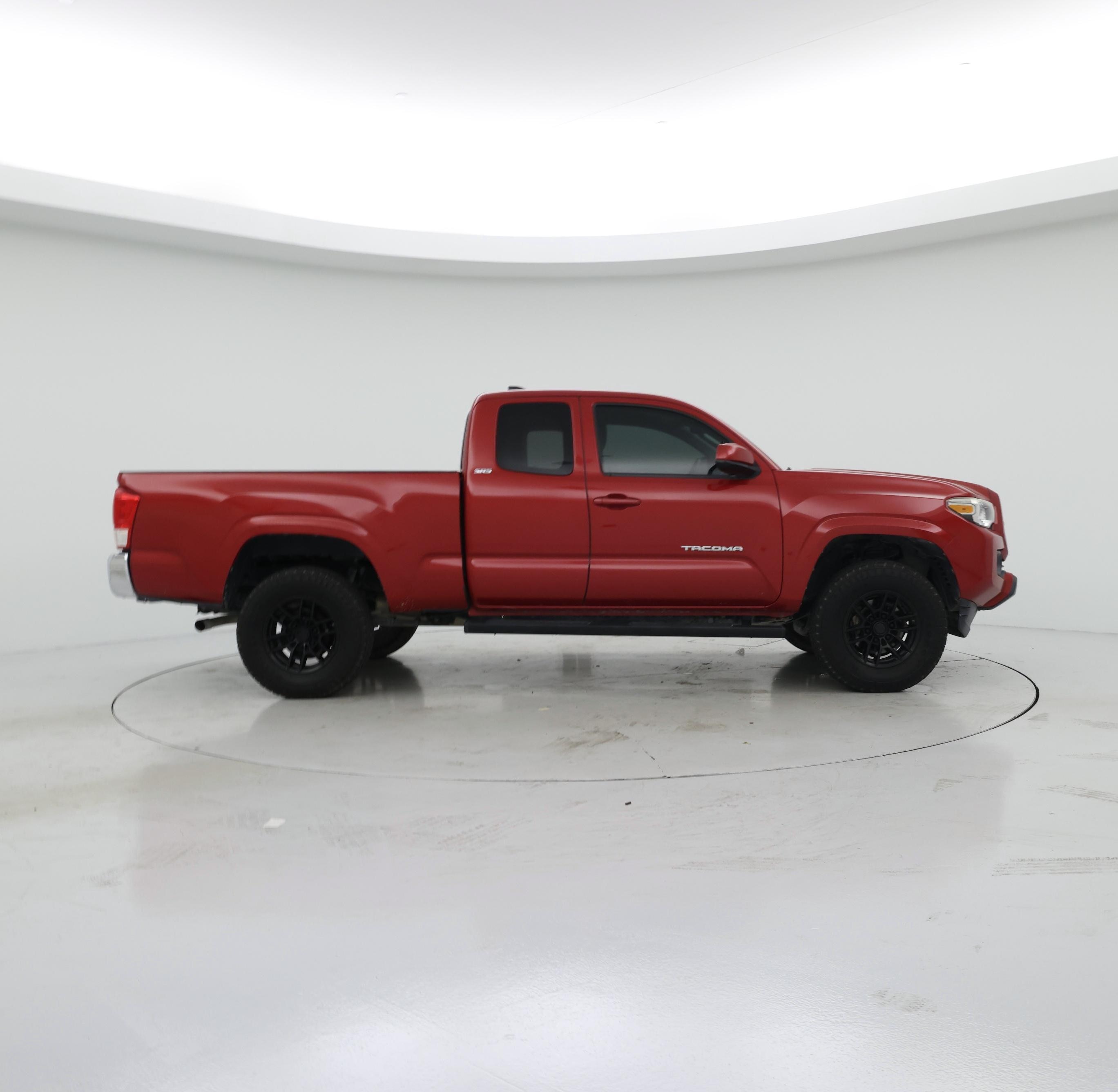 Thumbnail: 2017 Toyota Tacoma - 7