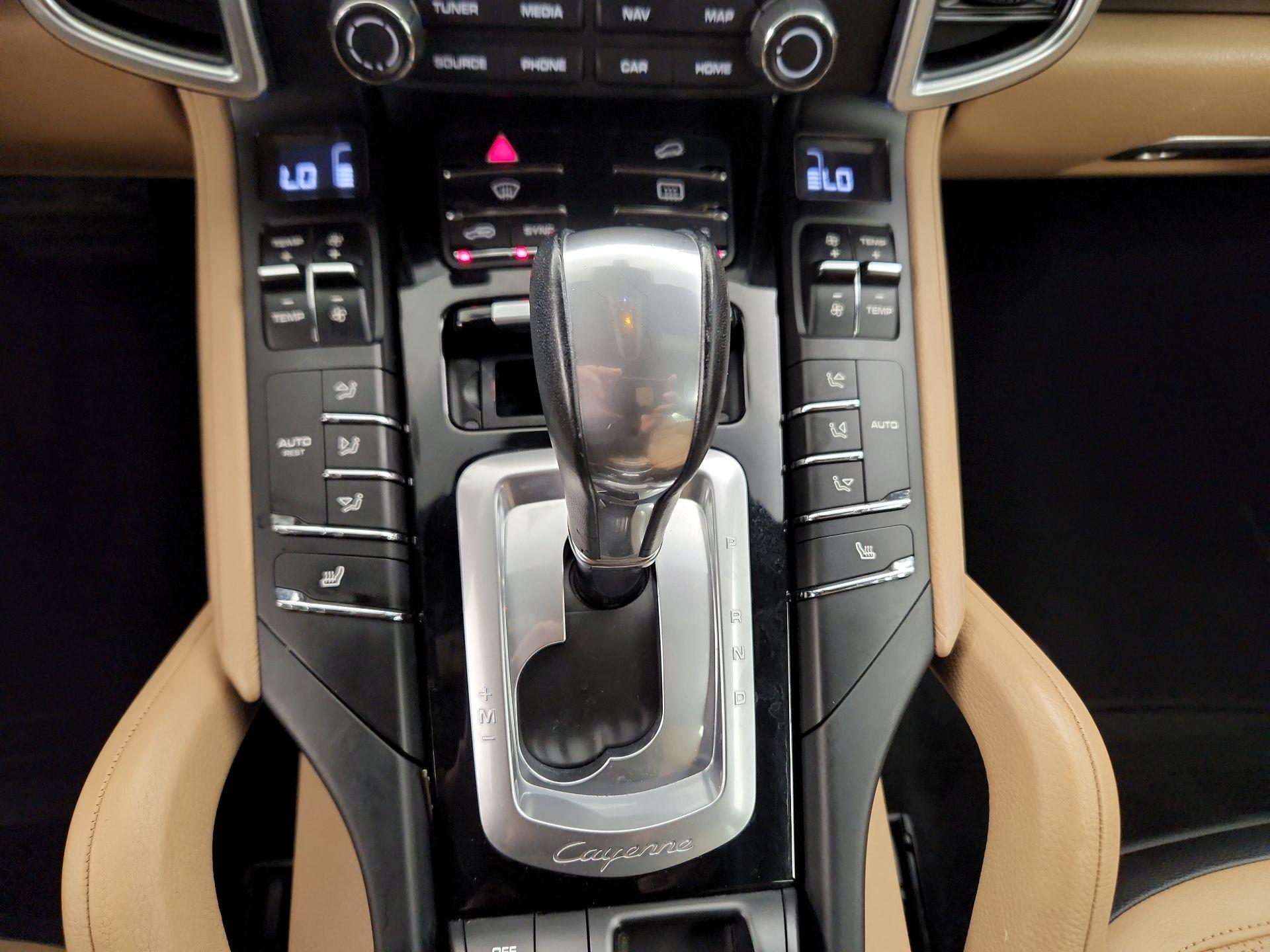 Thumbnail: 2018 Porsche Cayenne - 18