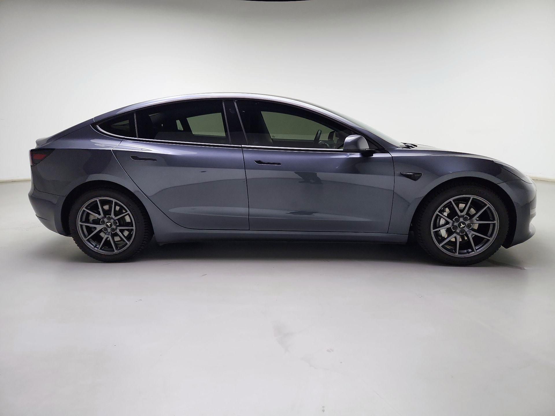 Thumbnail: 2021 Tesla Model 3 - 4