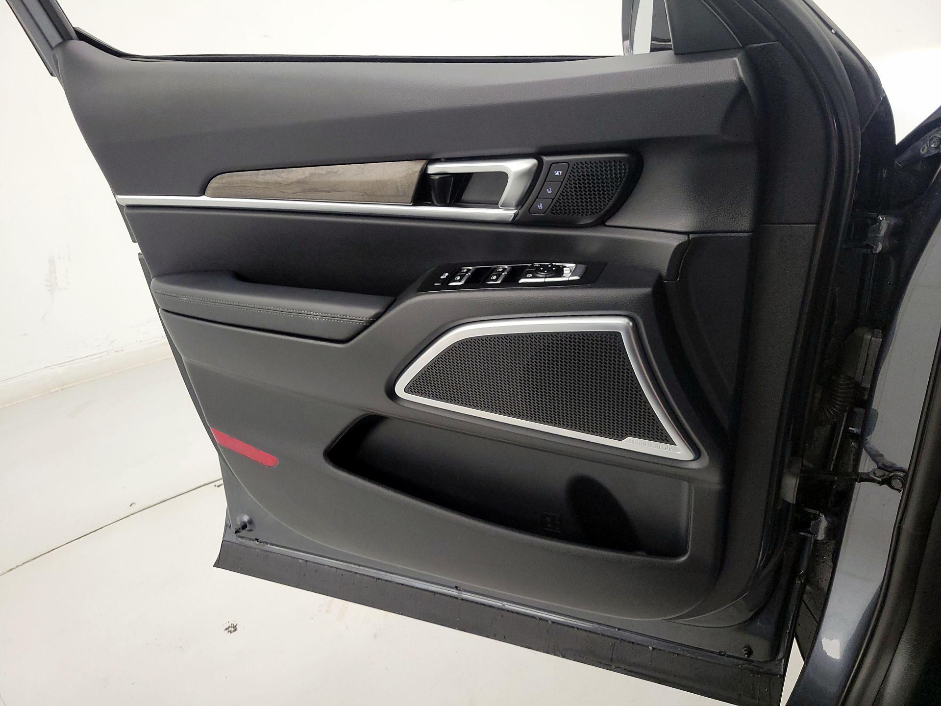 Thumbnail: 2020 Kia Telluride - 12