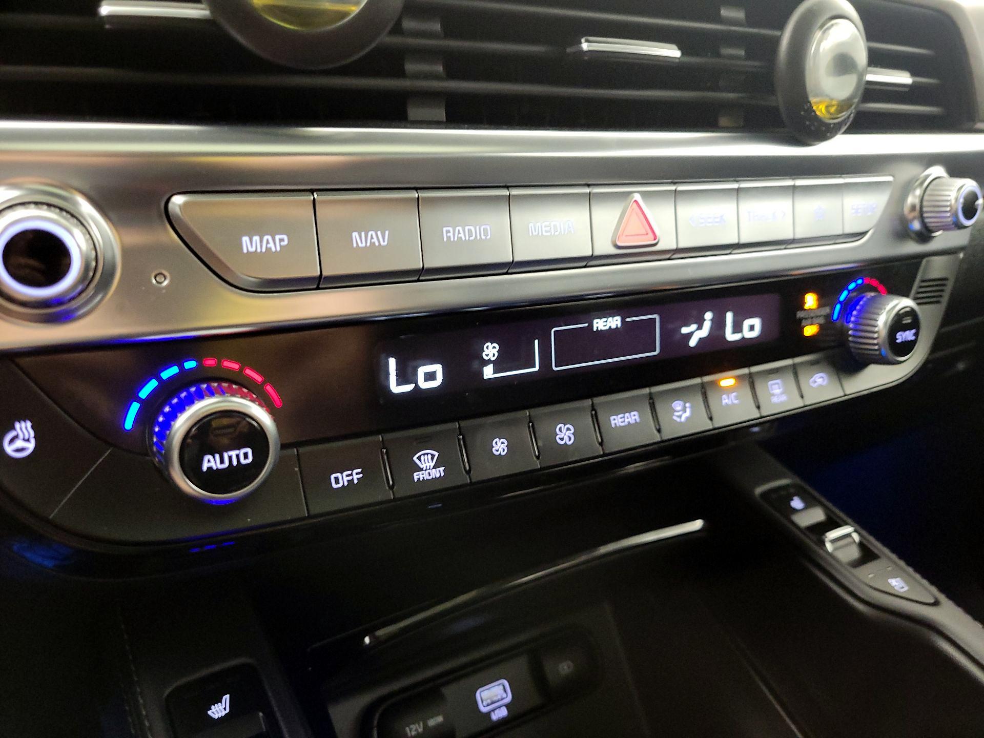 Thumbnail: 2020 Kia Telluride - 17