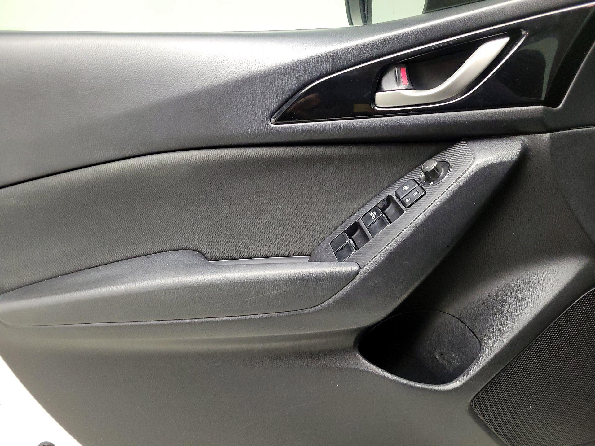Thumbnail: 2016 Mazda Mazda3 - 12