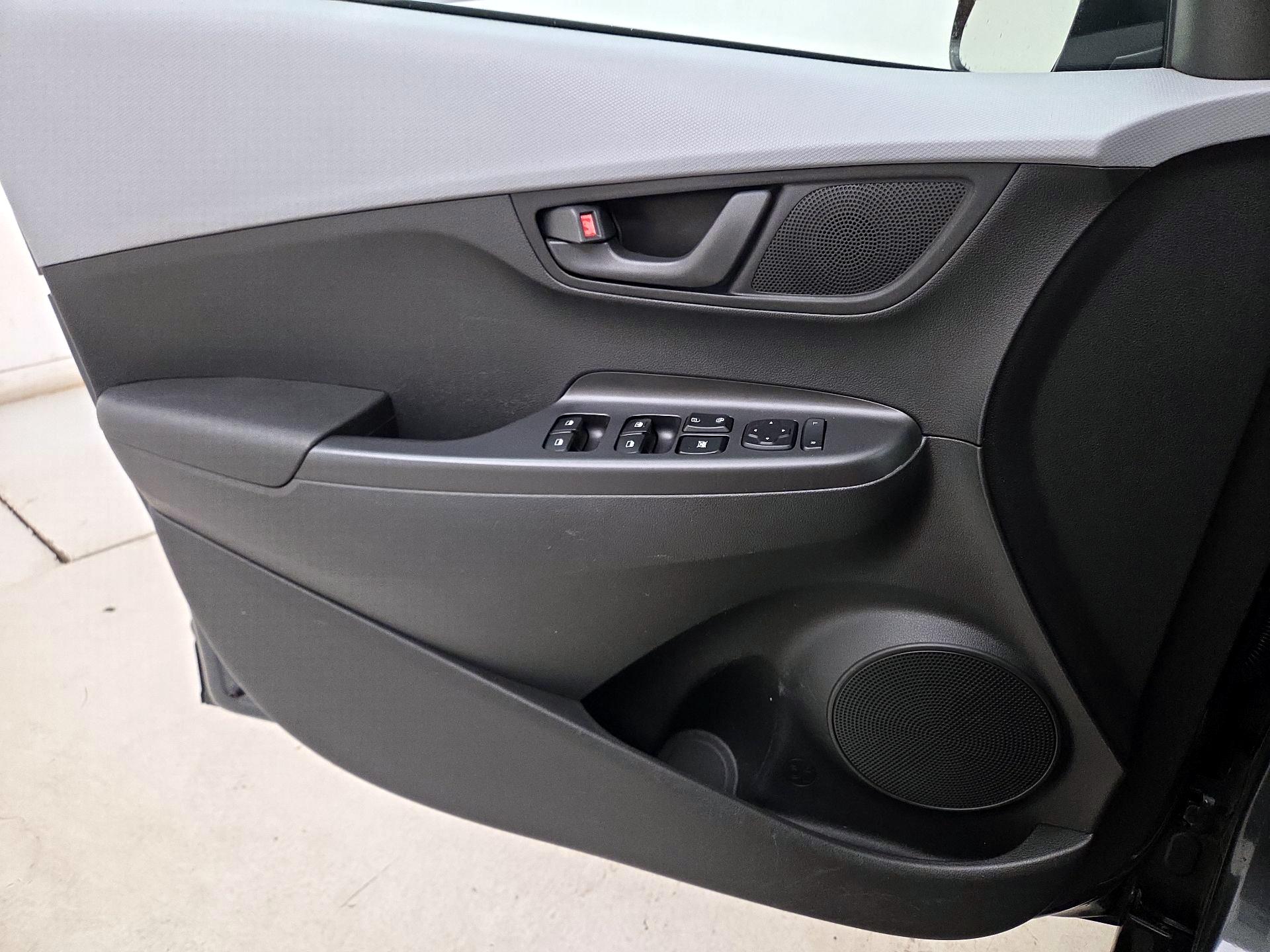Thumbnail: 2018 Hyundai Kona - 12