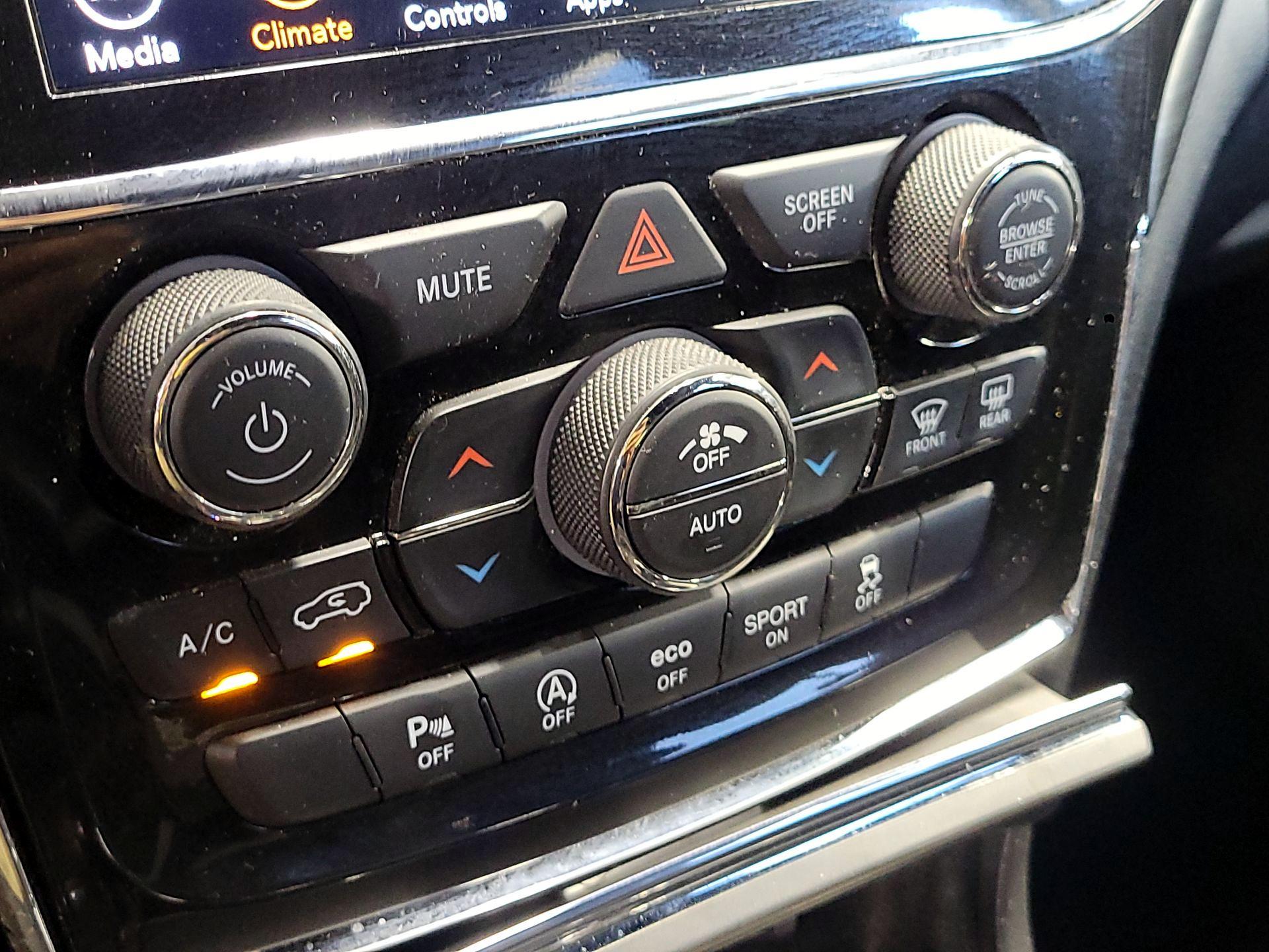 Thumbnail: 2021 Jeep Grand Cherokee - 17