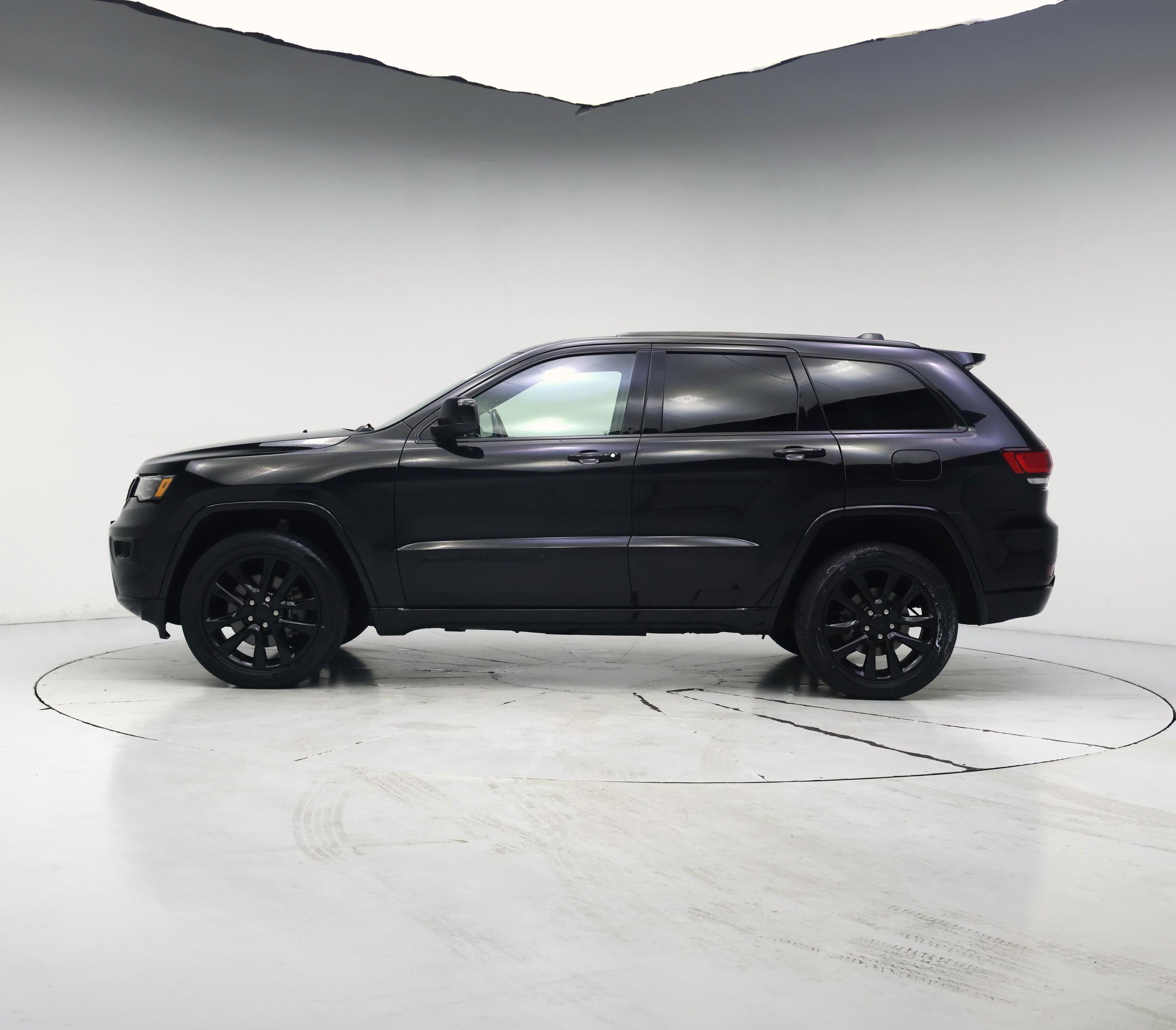 Thumbnail: 2021 Jeep Grand Cherokee - 3