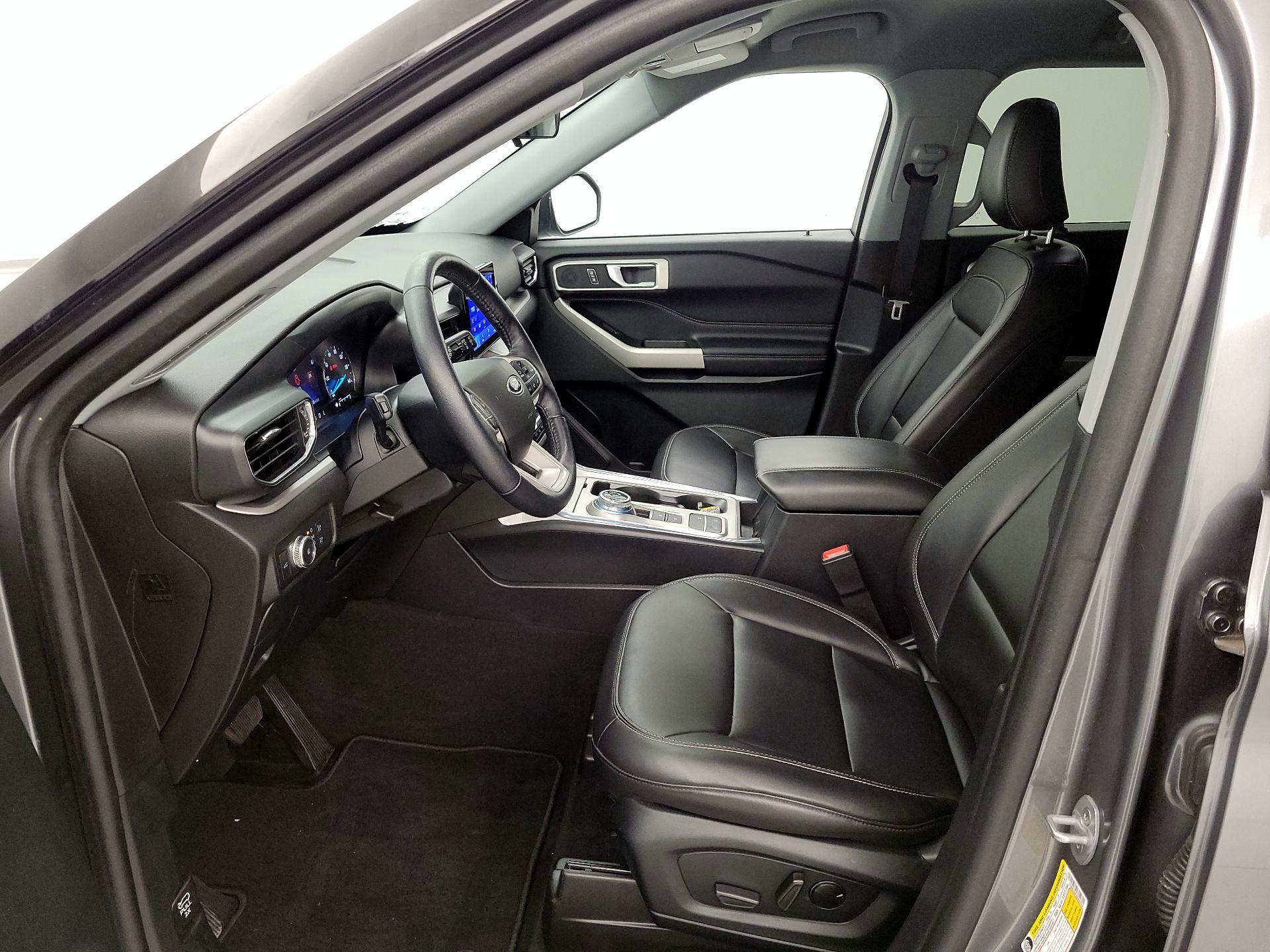 Thumbnail: 2022 Ford Explorer - 11