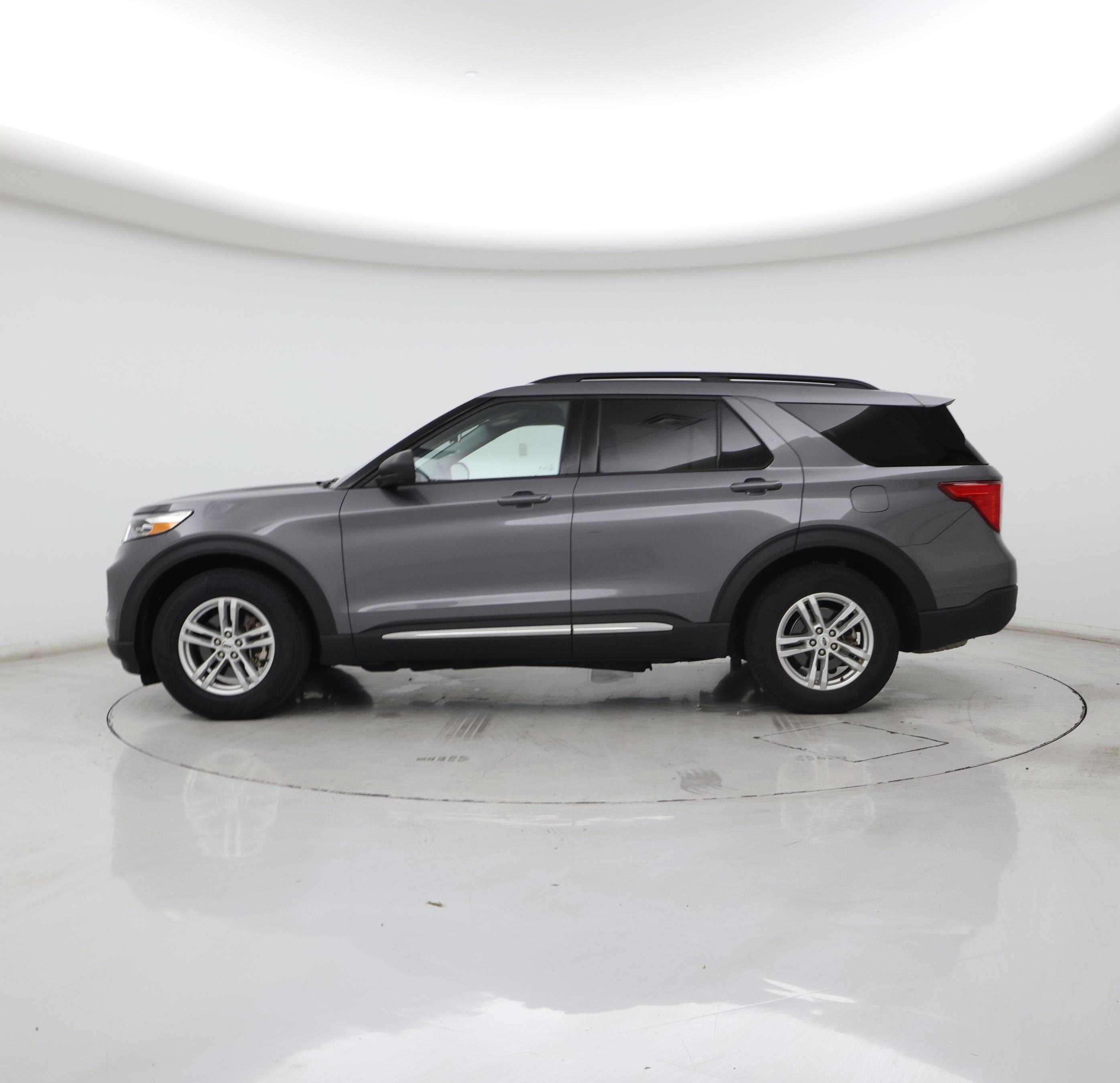 Thumbnail: 2022 Ford Explorer - 3