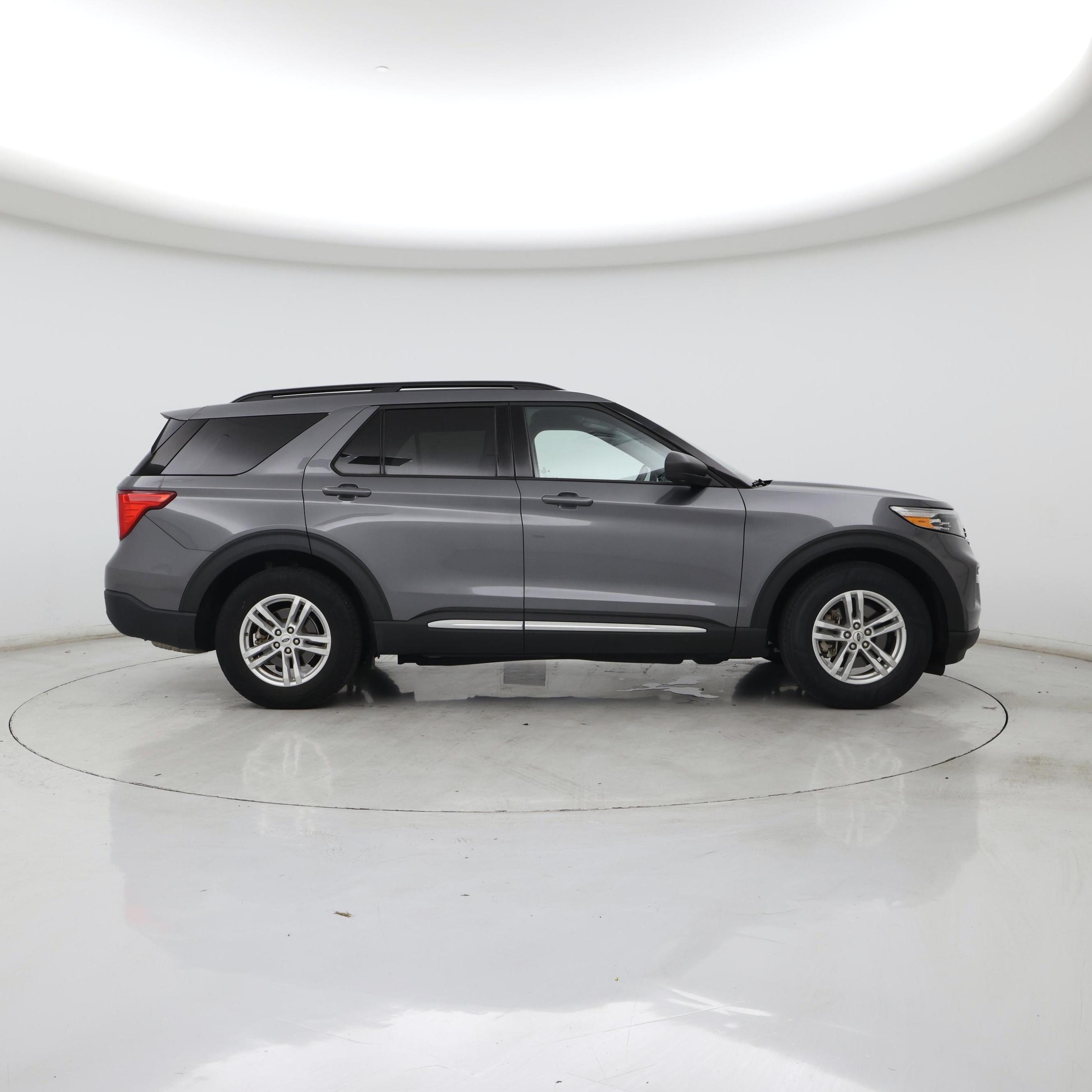 Thumbnail: 2022 Ford Explorer - 7
