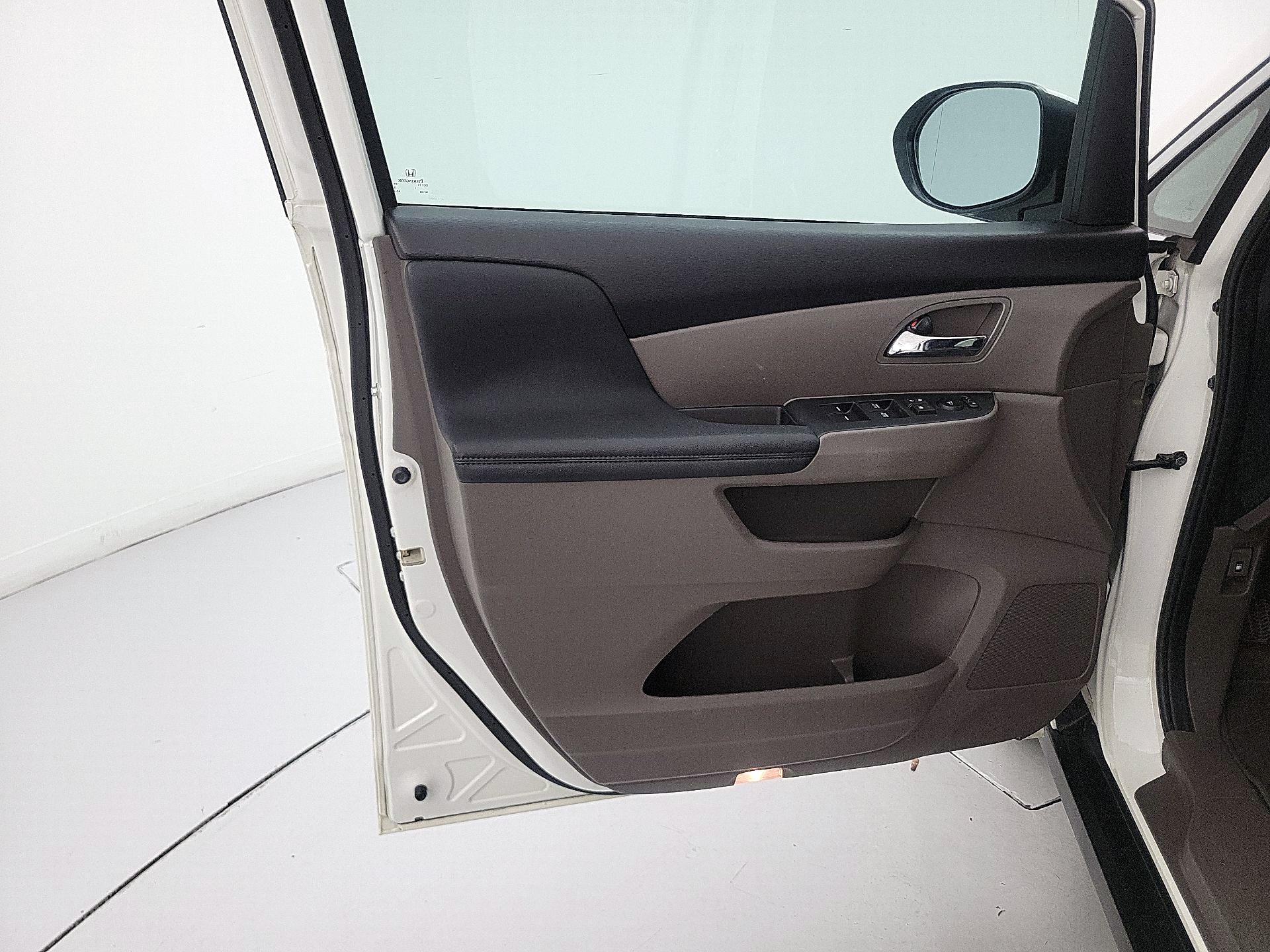 Thumbnail: 2016 Honda Odyssey - 12