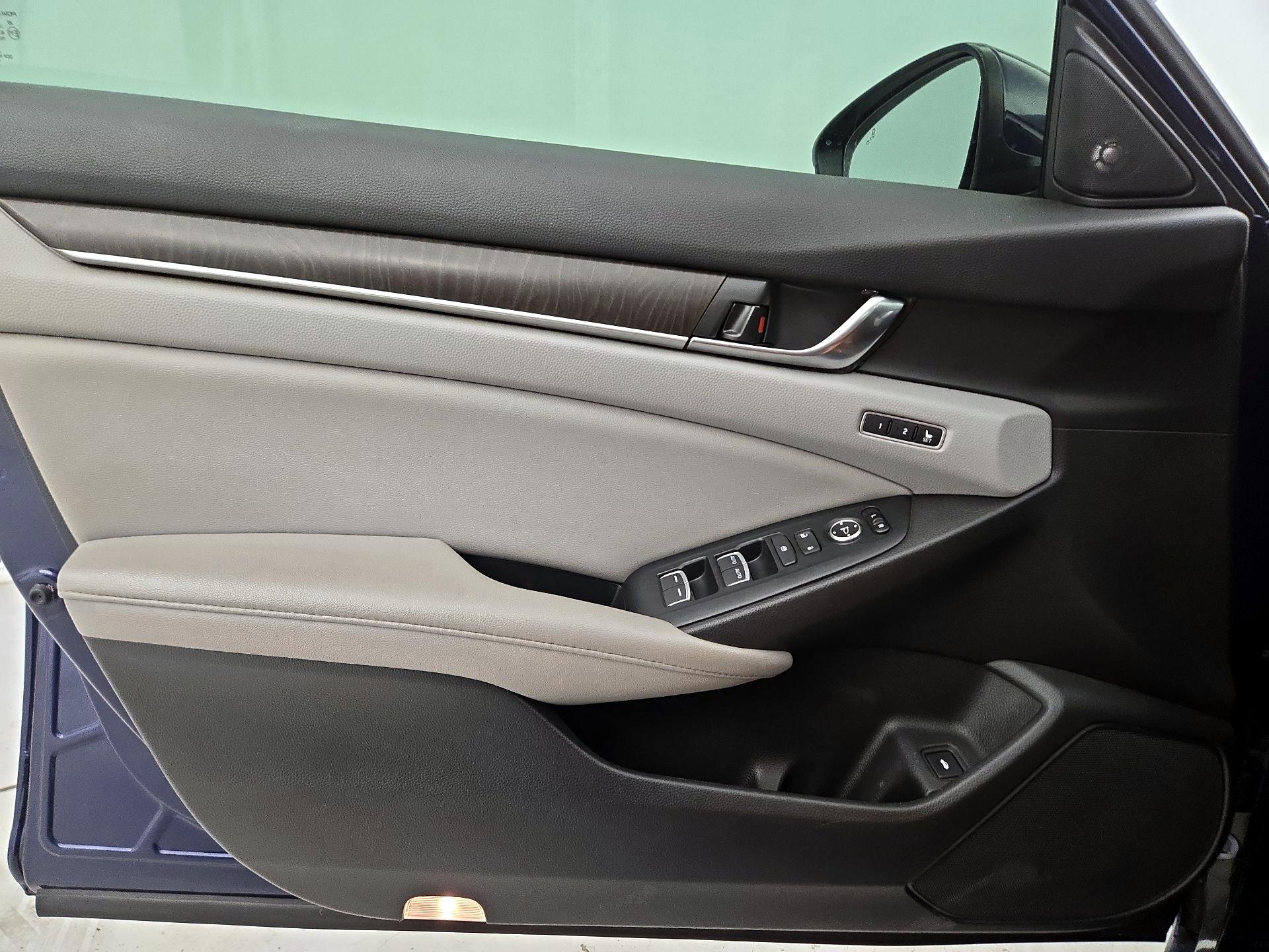Thumbnail: 2019 Honda Accord - 12