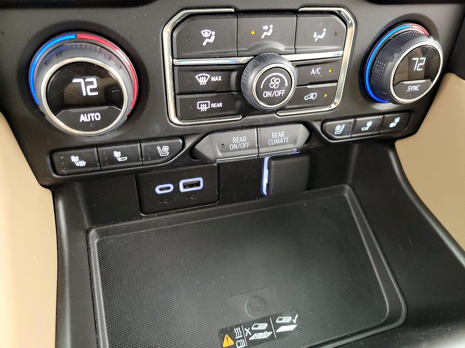 2024 Chevrolet Suburban Premier - Photo 17