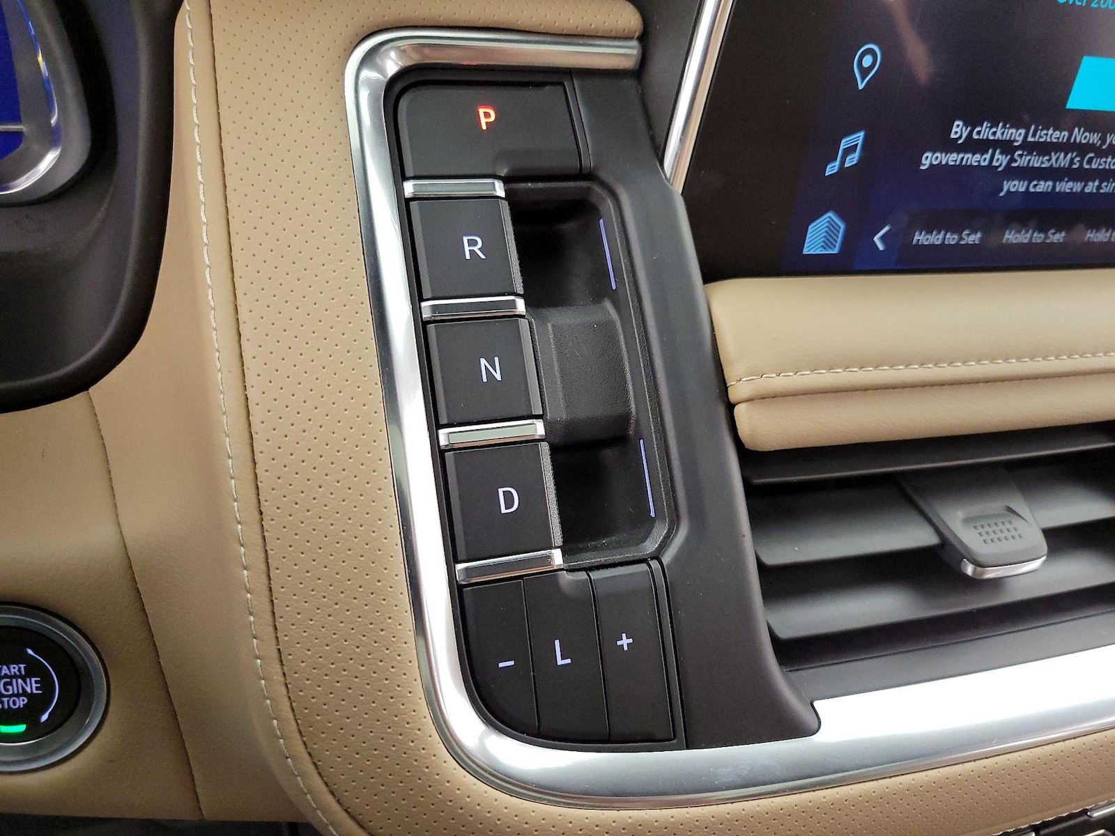 2024 Chevrolet Suburban Premier - Photo 18