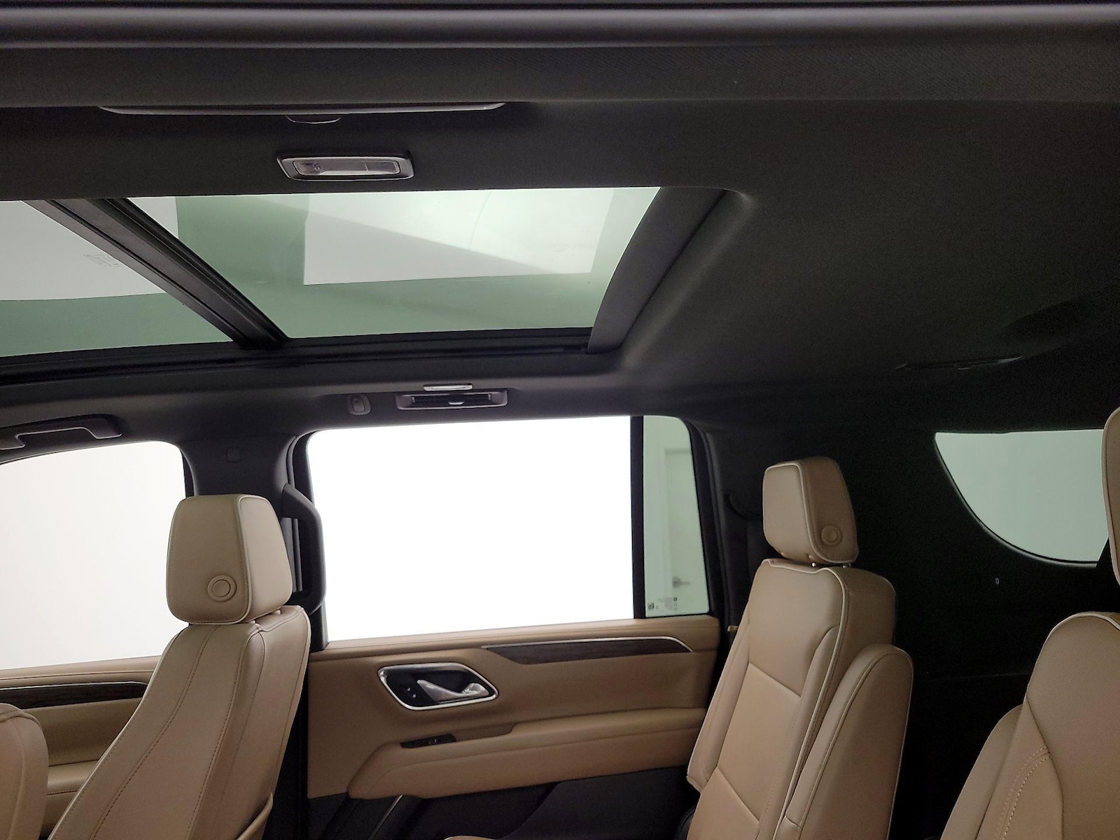 2024 Chevrolet Suburban Premier - Photo 24
