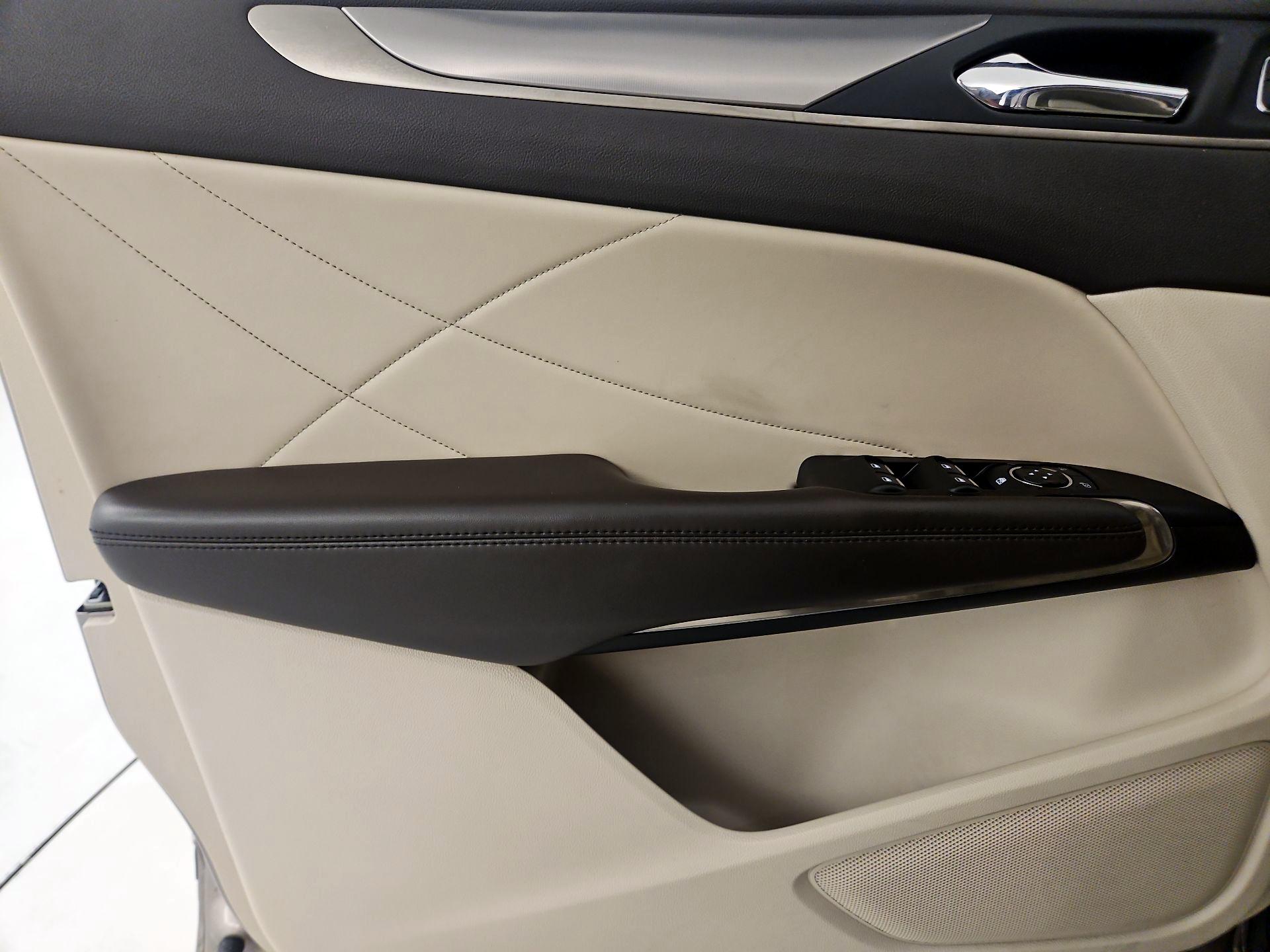 Thumbnail: 2018 Lincoln MKC - 10
