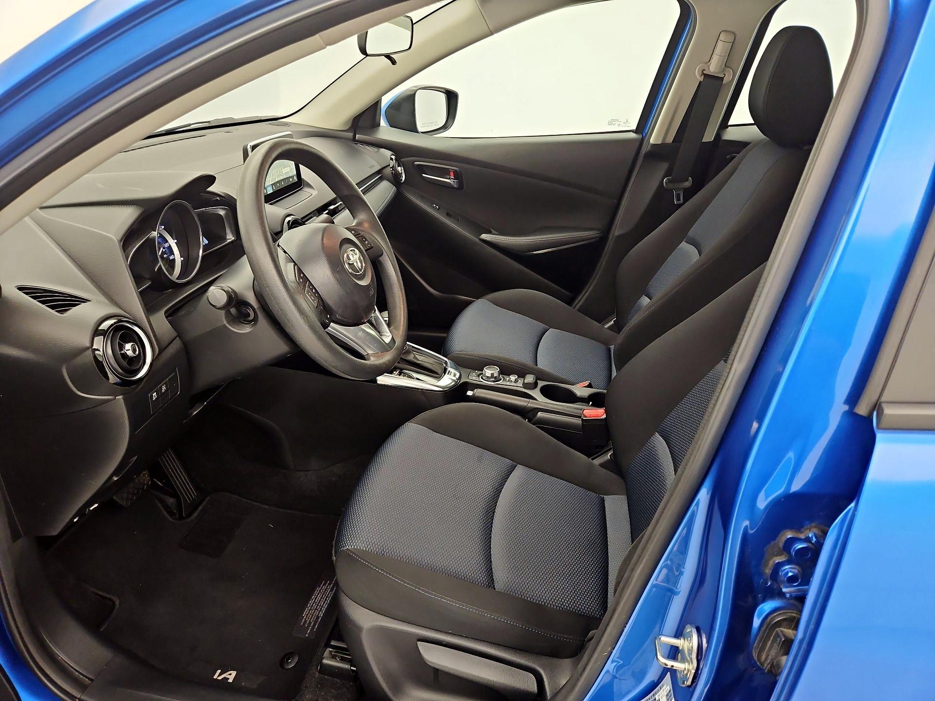 Thumbnail: 2017 Toyota Yaris iA - 11