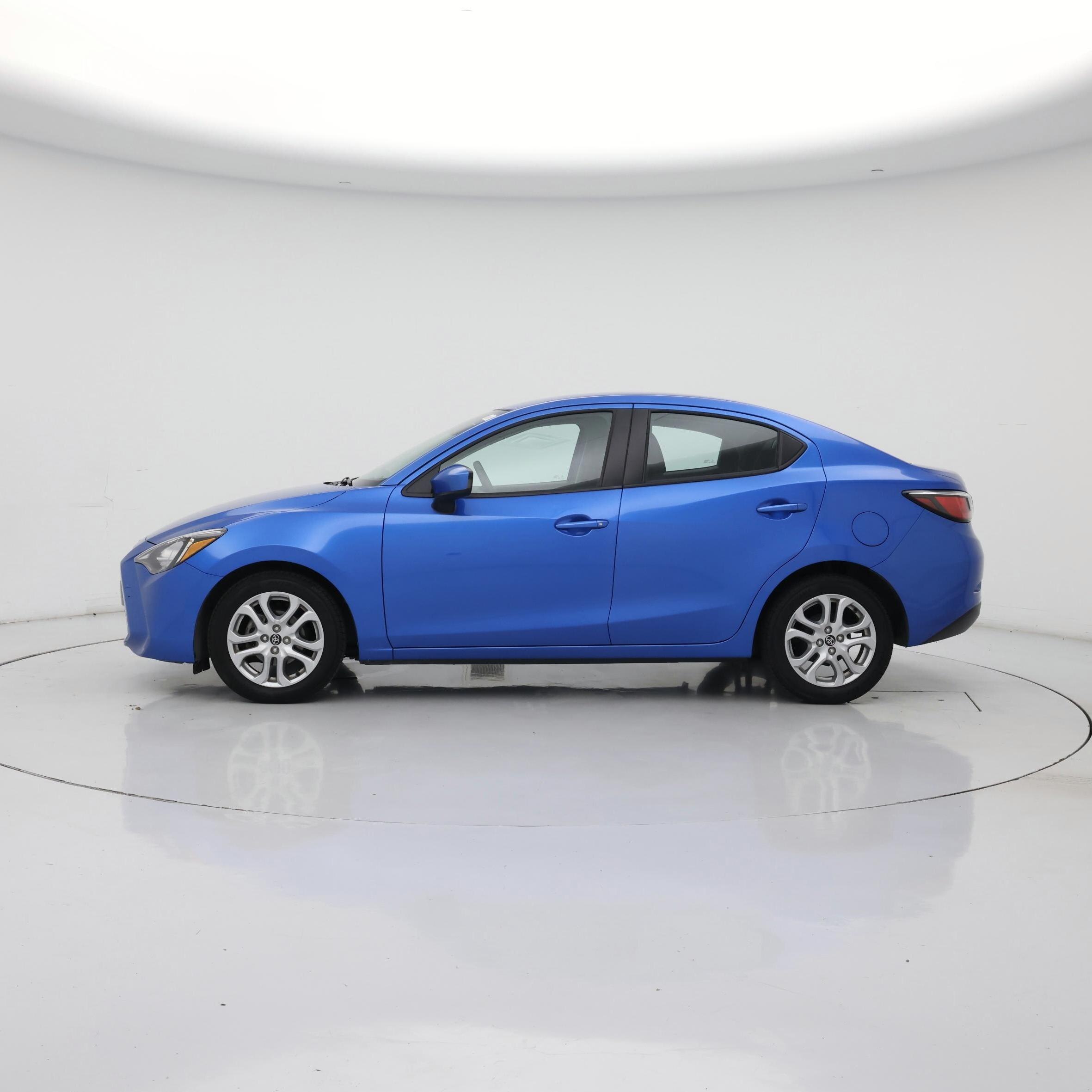 Thumbnail: 2017 Toyota Yaris iA - 3