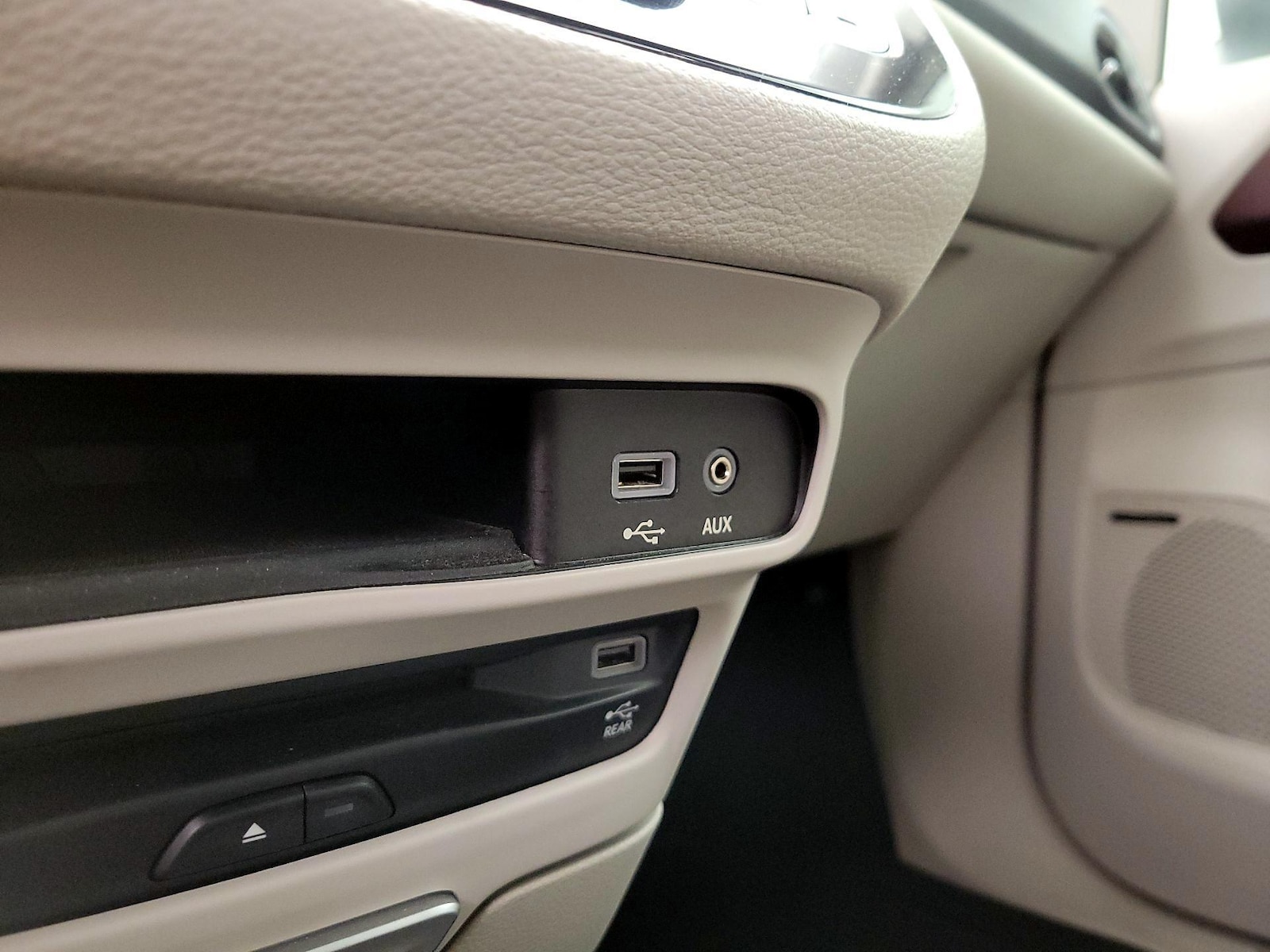2017 Chrysler Pacifica Limited - Photo 20
