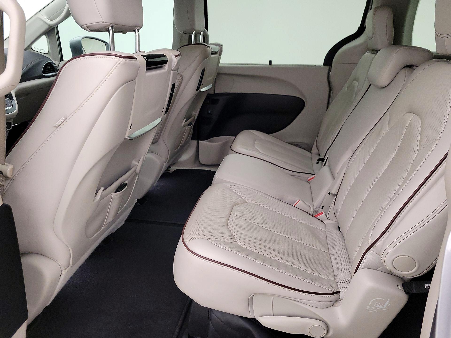 Thumbnail: 2017 Chrysler Pacifica - 20