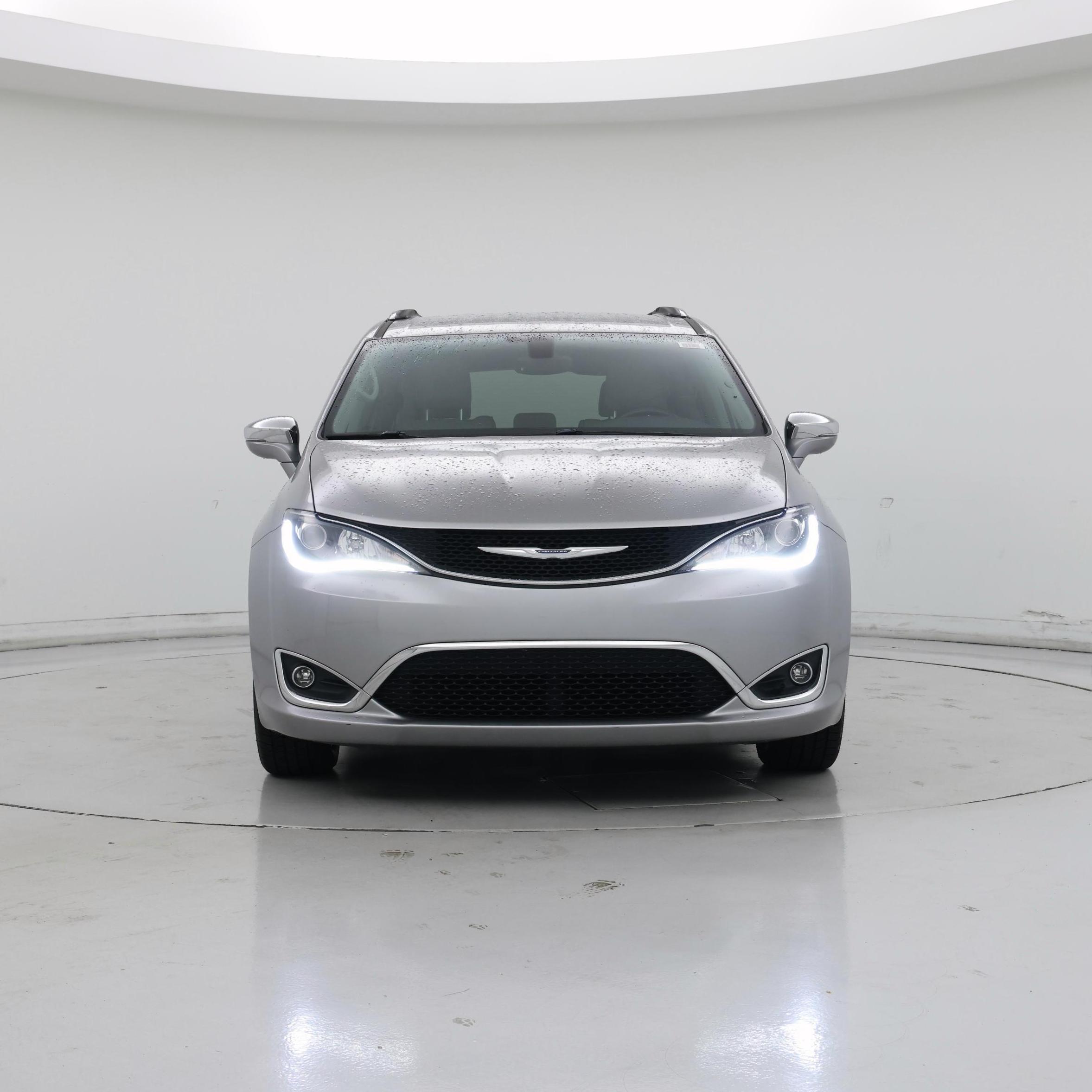 Thumbnail: 2017 Chrysler Pacifica - 5