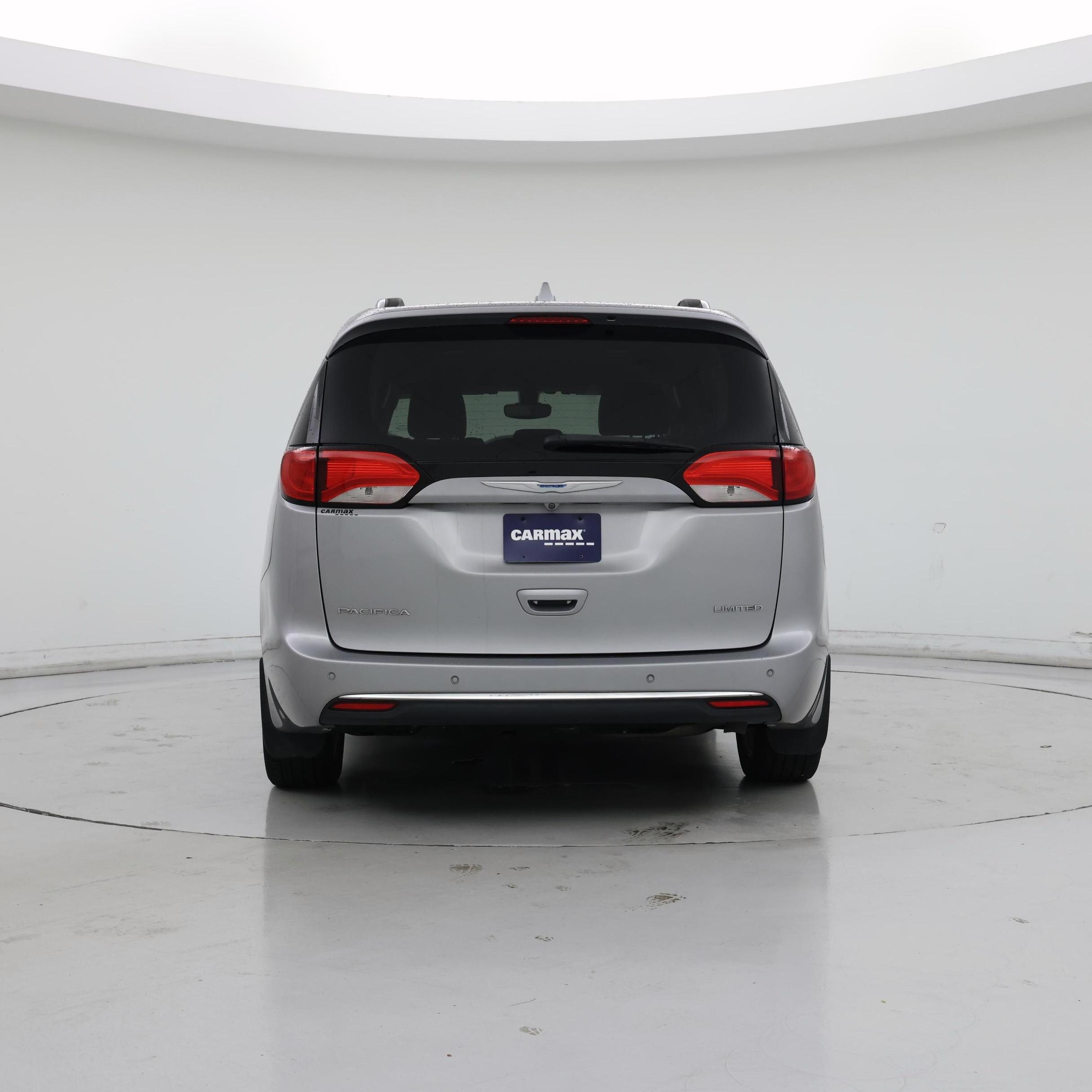 Thumbnail: 2017 Chrysler Pacifica - 6