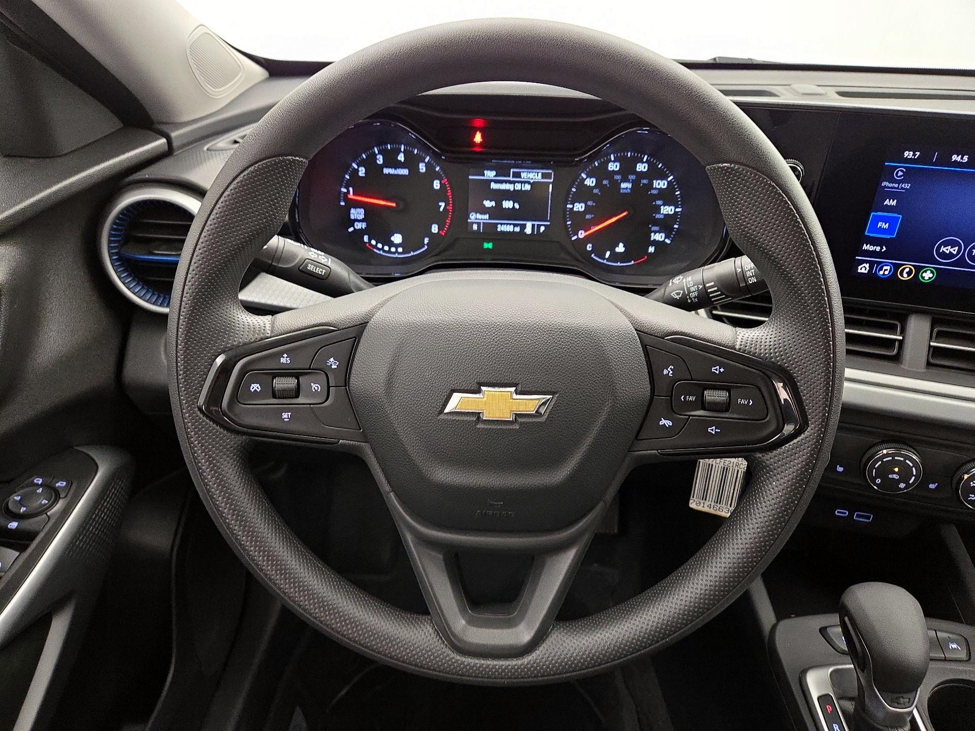 Thumbnail: 2024 Chevrolet Trax - 10