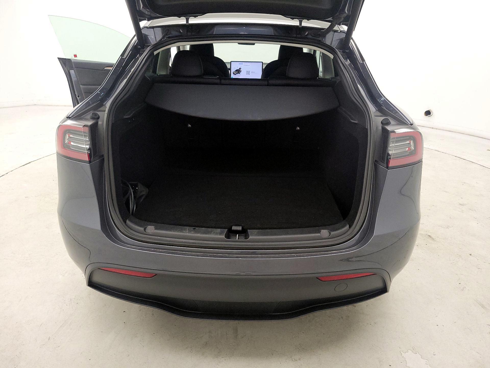 Thumbnail: 2023 Tesla Model Y - 17
