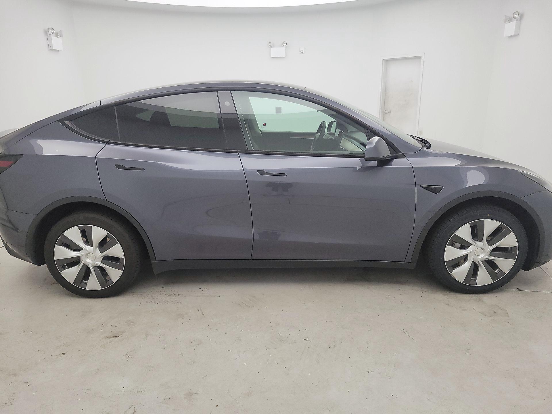 Thumbnail: 2023 Tesla Model Y - 4
