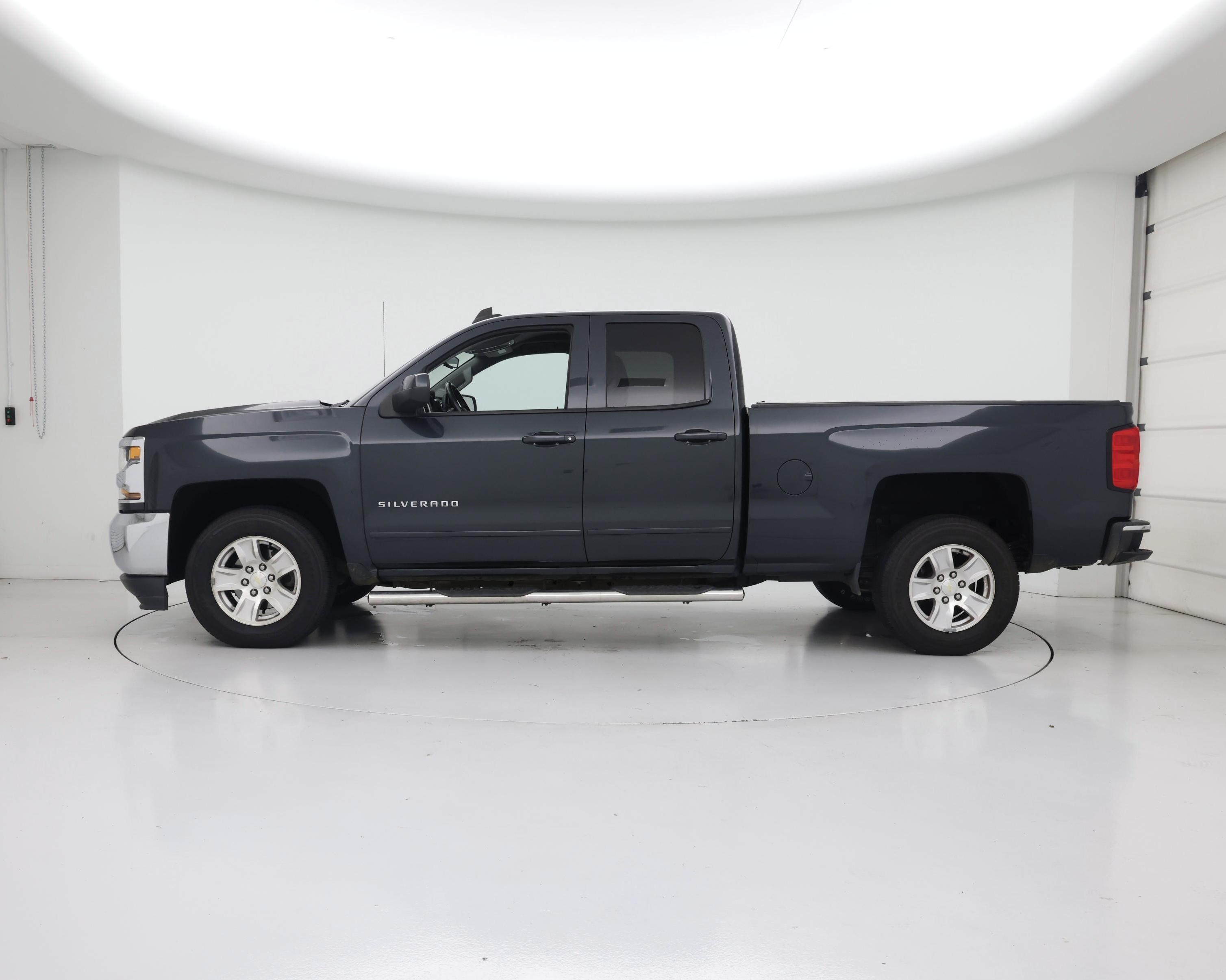 Thumbnail: 2018 Chevrolet Silverado 1500 - 3