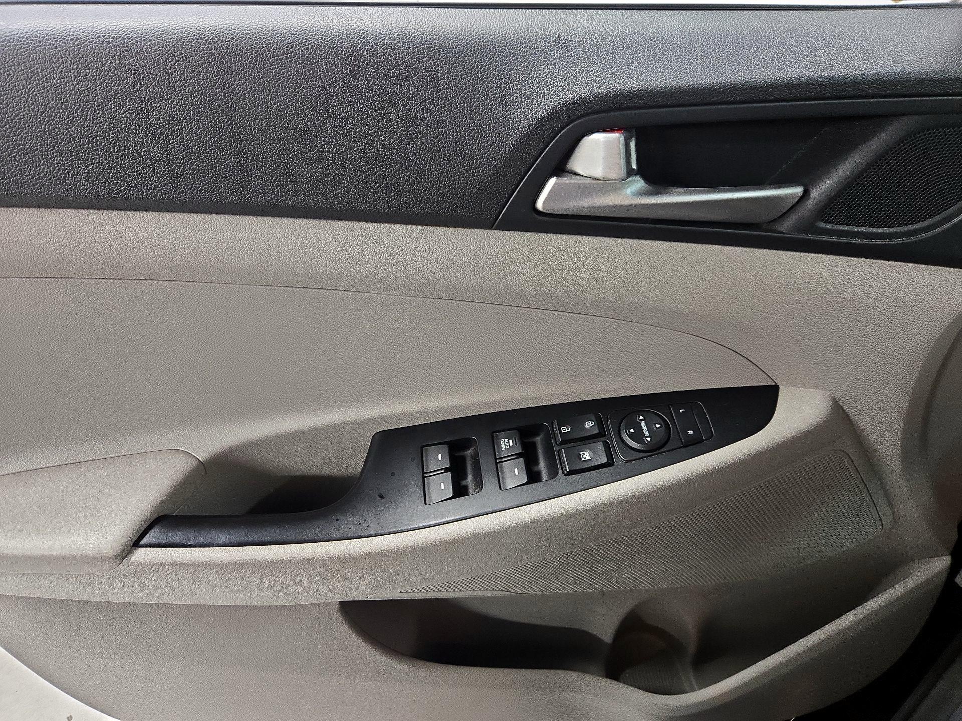 Thumbnail: 2019 Hyundai Tucson - 12