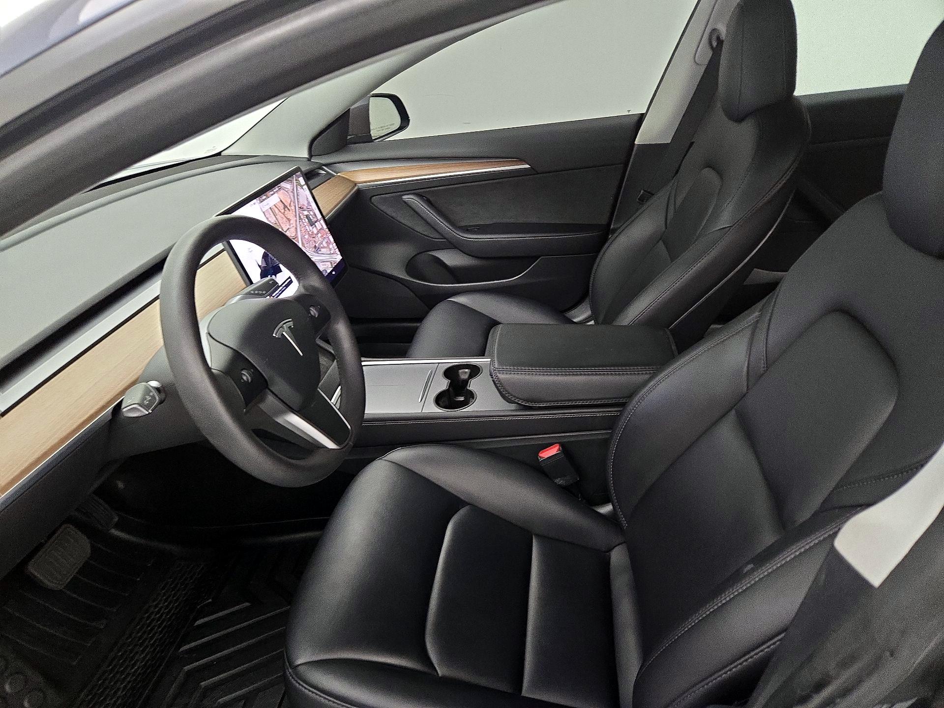 Thumbnail: 2022 Tesla Model 3 - 11
