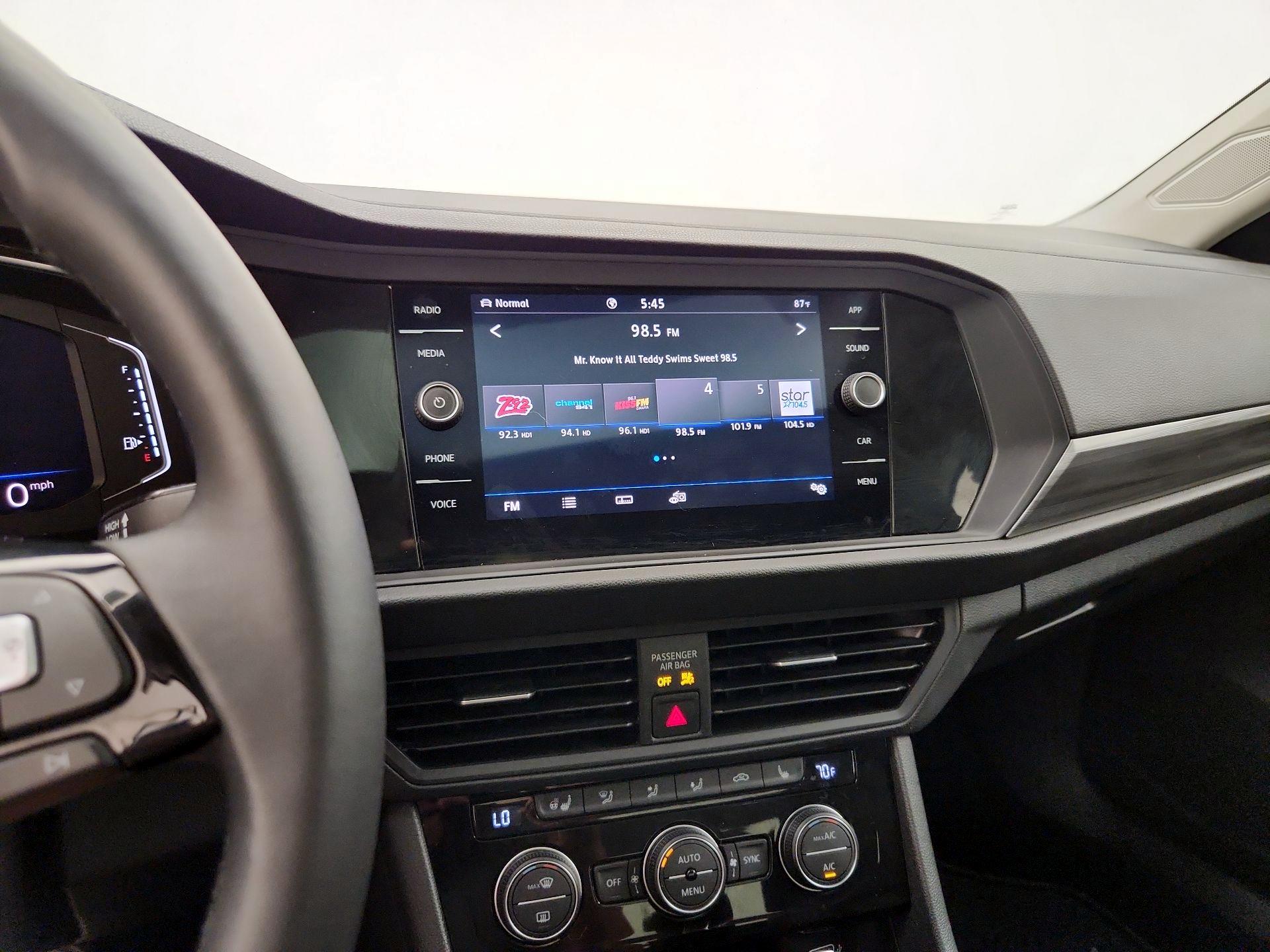 Thumbnail: 2020 Volkswagen Jetta - 15