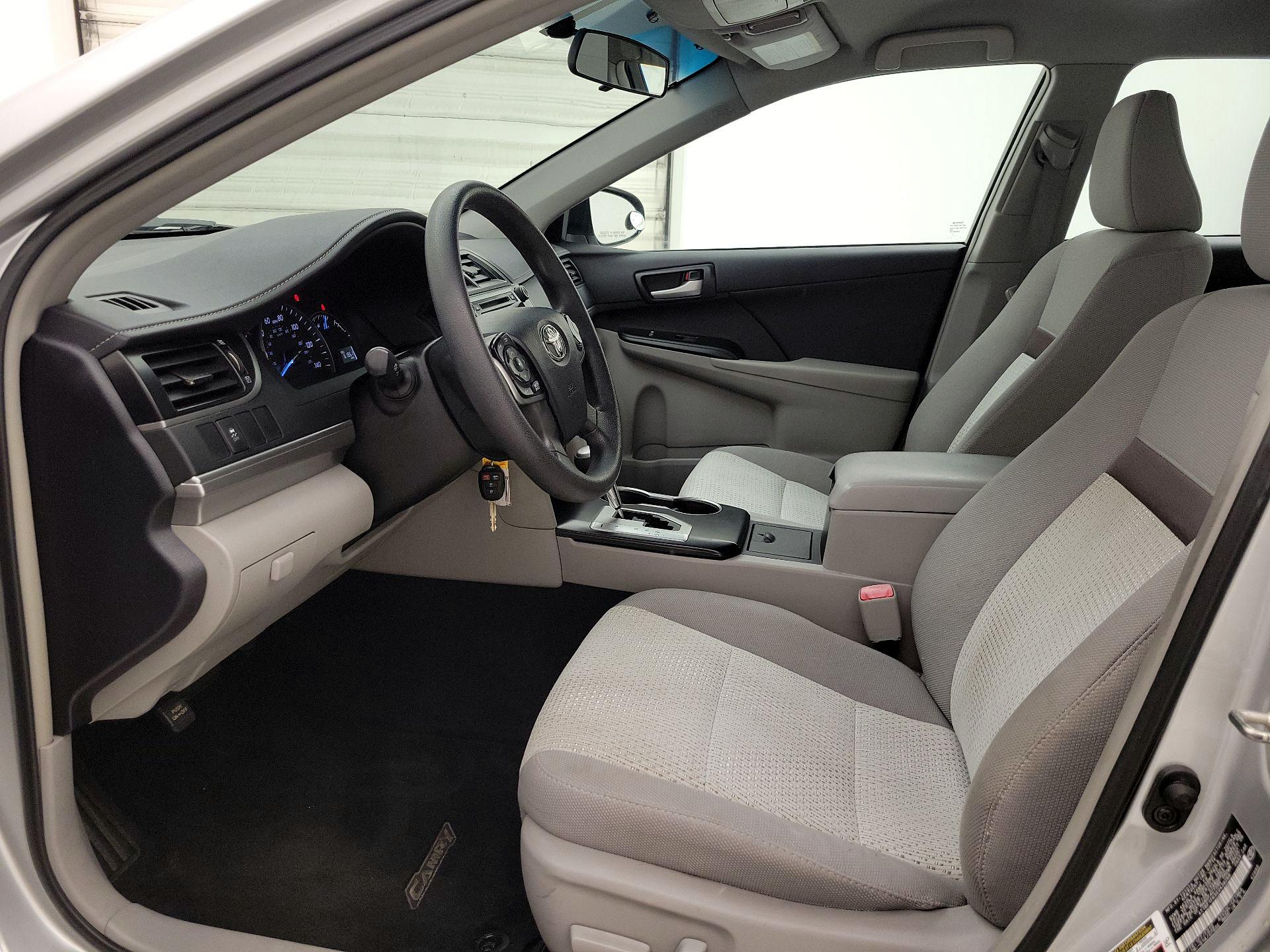 Thumbnail: 2014 Toyota Camry - 11