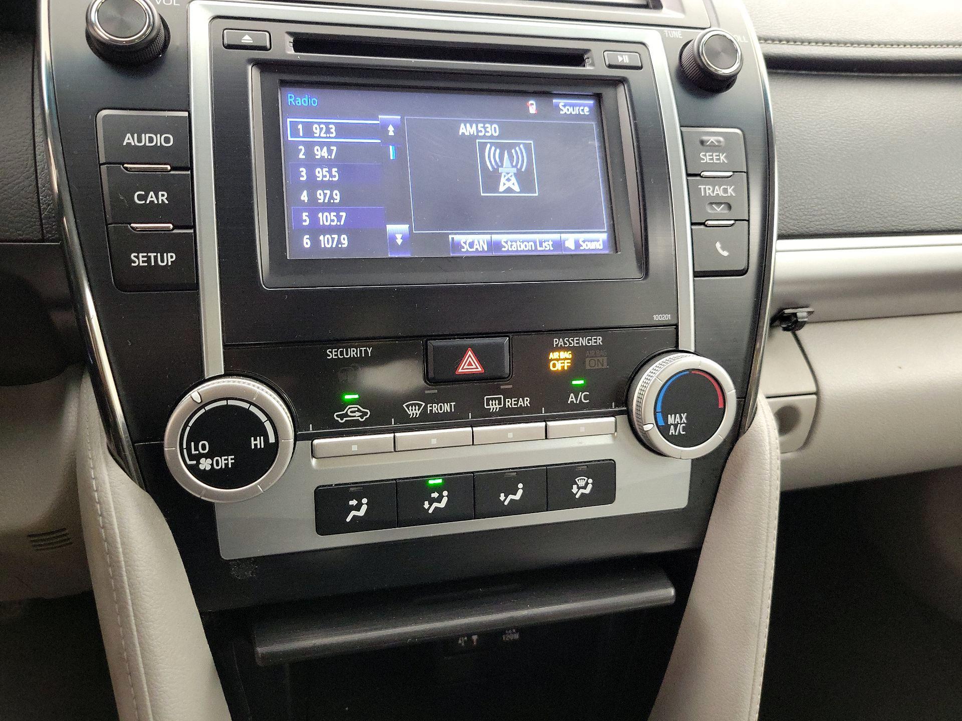 Thumbnail: 2014 Toyota Camry - 16