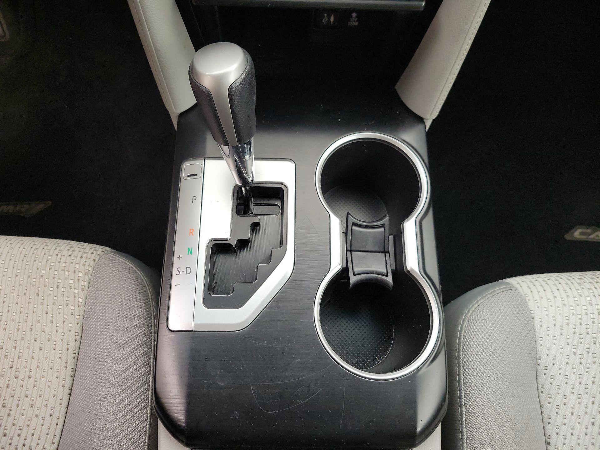 Thumbnail: 2014 Toyota Camry - 17